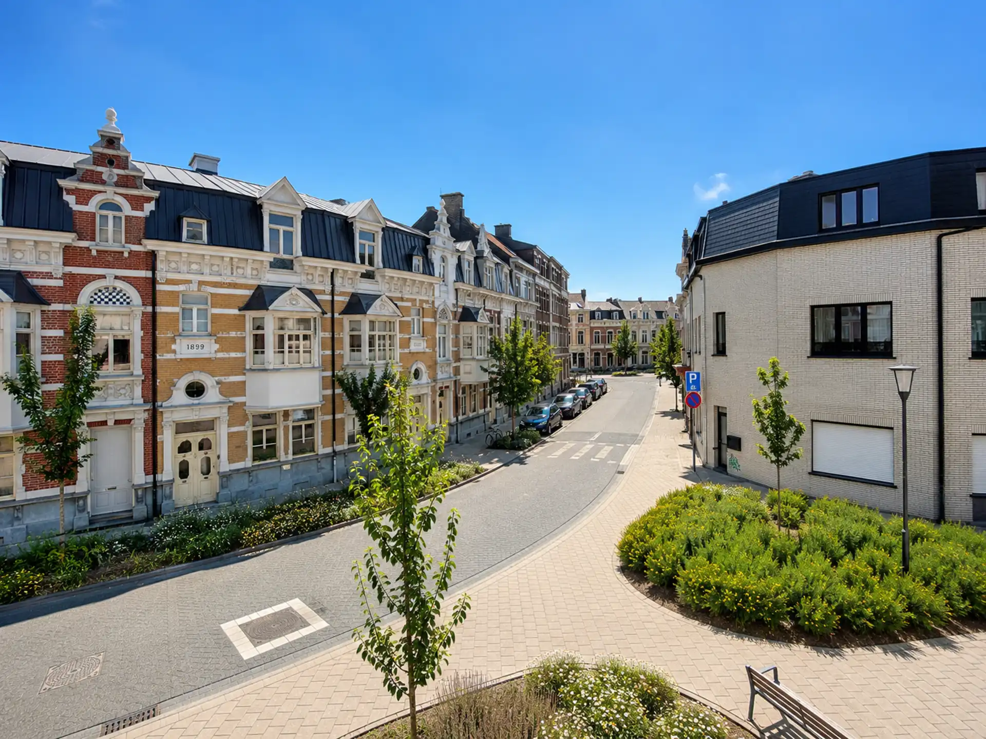 Lichtrijk hoekappartement in bruisend Oud-Berchem foto 10