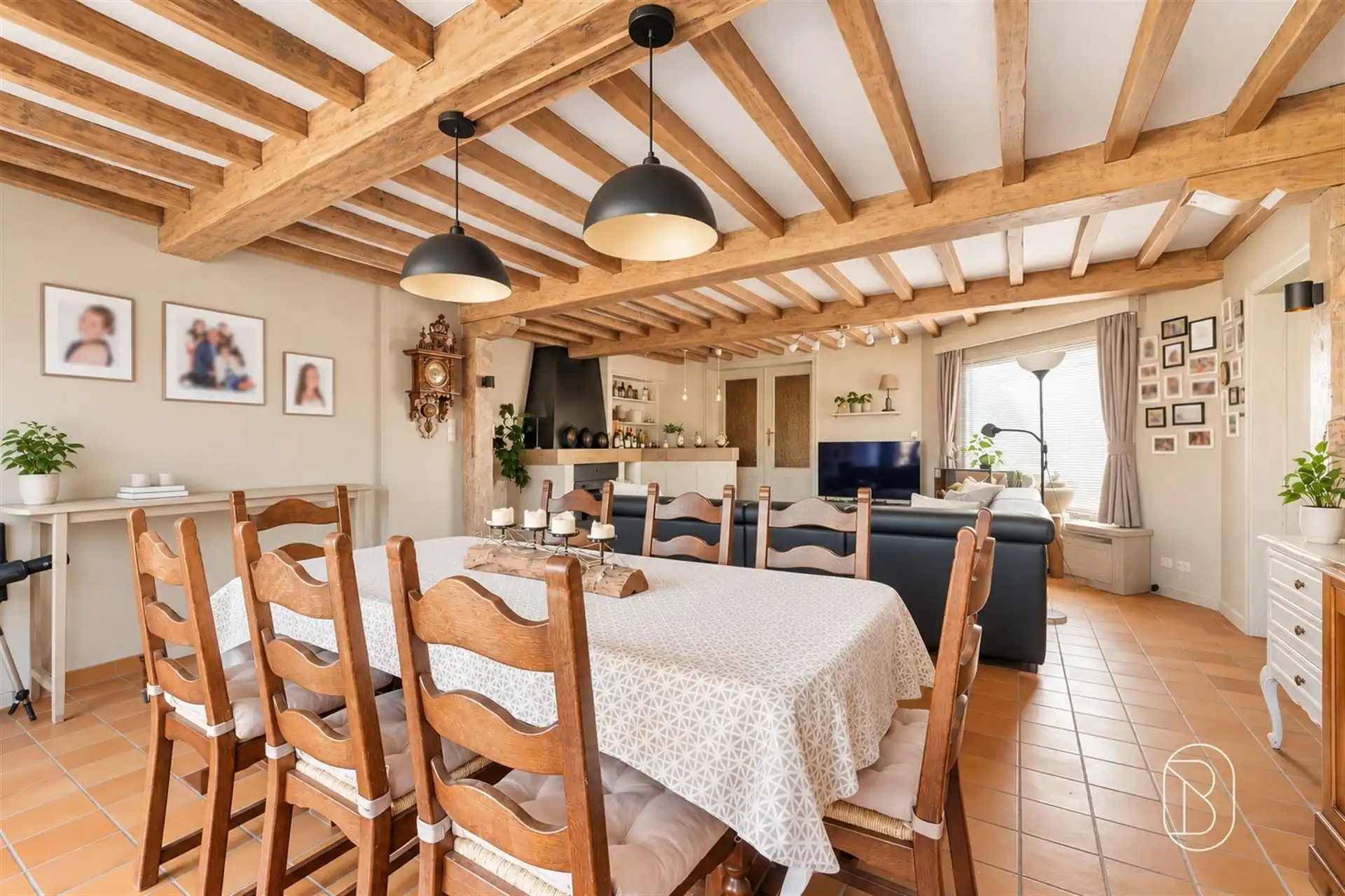 Handelspand met ruime woonst op toplocatie in Hulste foto 7
