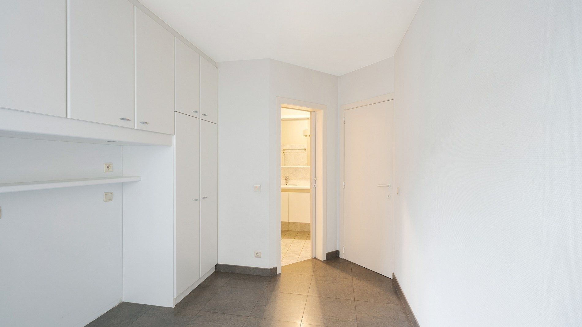 Hoekappartement met 2 slaapkamers in de Lippenslaan foto 12