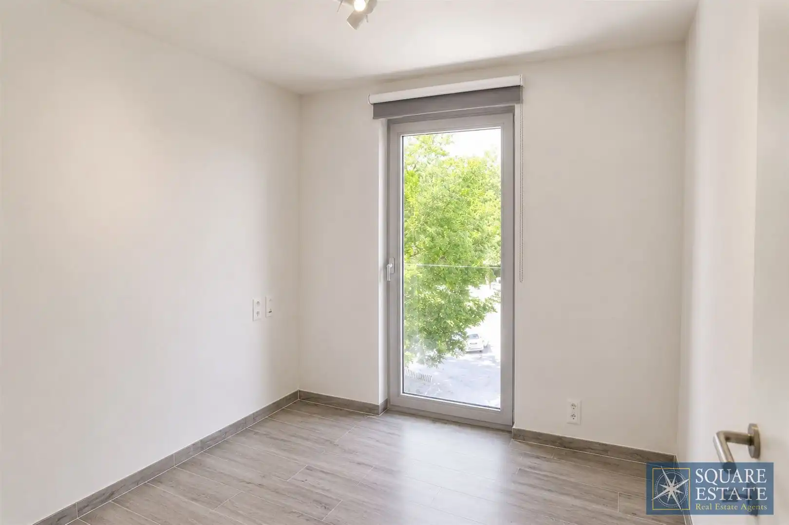 Duplex met 2 kamers en parking in recent gebouw foto 5
