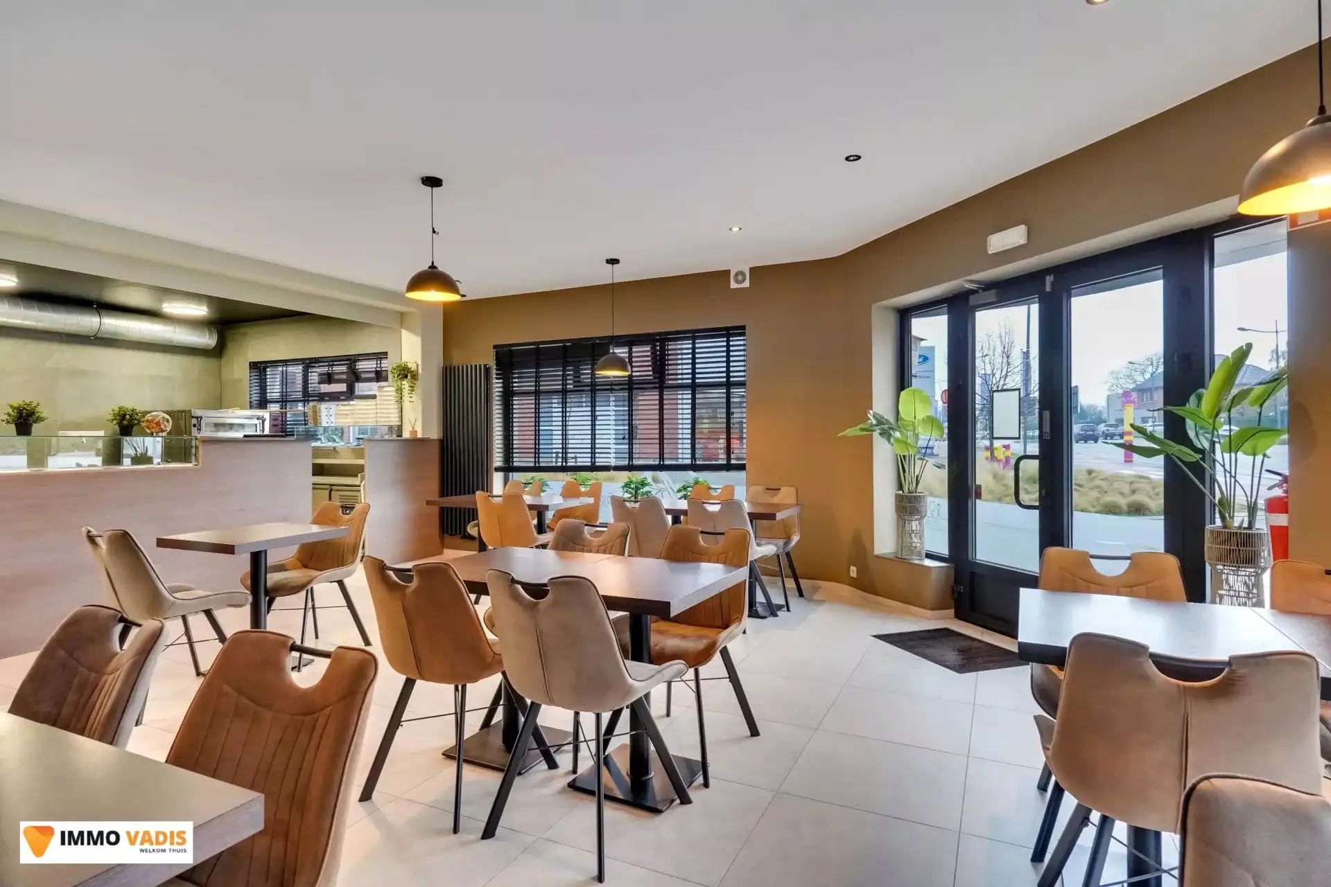 commercieel pand met woning/ investeringsvastgoed Bilzen foto 3
