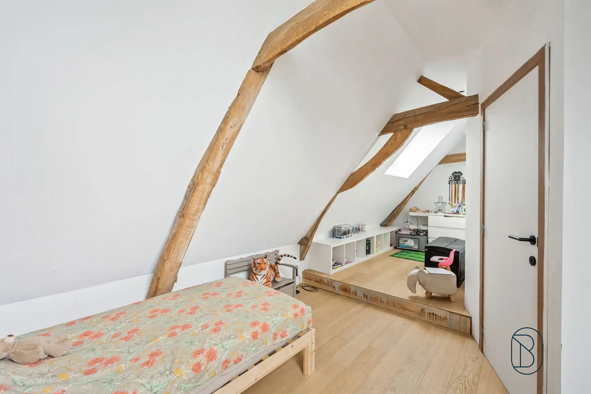 Gerenoveerde woning met tuin en zonnepanelen foto 15