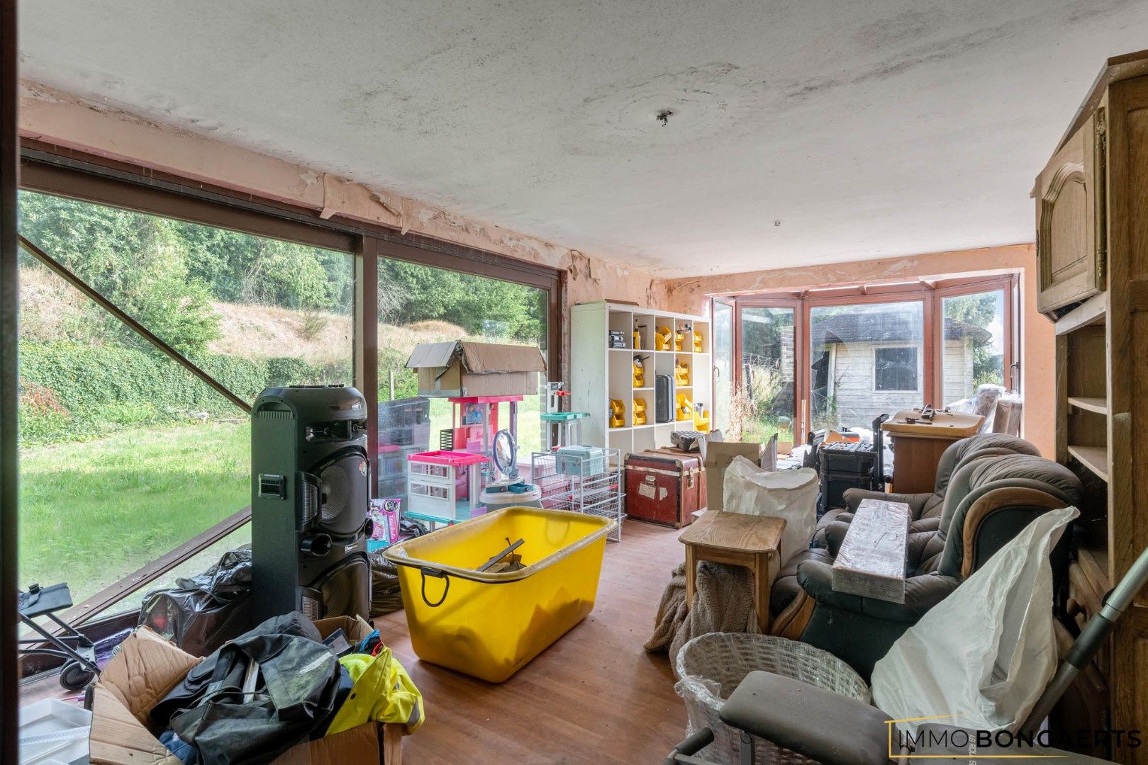 Rustig gelegen te renoveren woning op een uitzonderlijk perceel foto 13