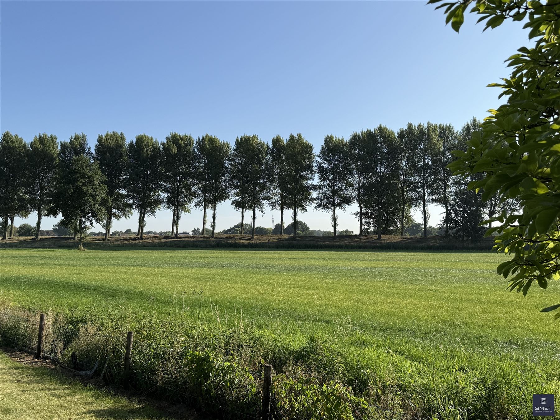 Villa in groene omgeving foto 3