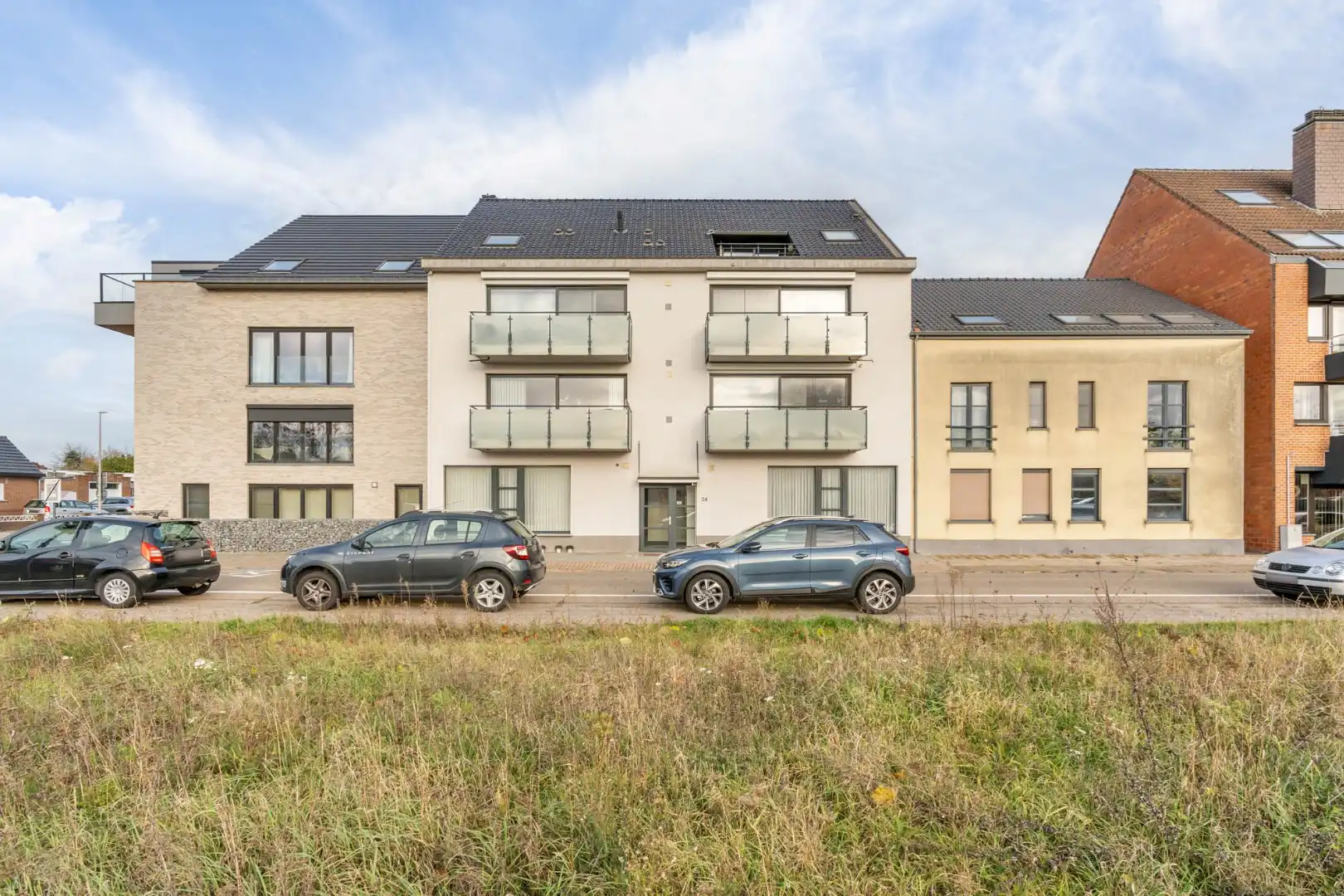 Comfortabel investeringsappartement met 2 slaapkamers en garage, in dorpskern foto 3