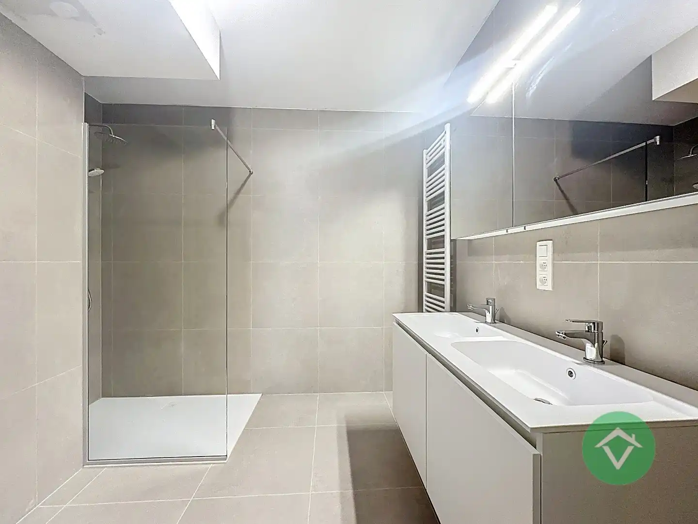 Nieuwbouwappartement met 2 slaapkamers en 2 terrassen in centrum Koekelare  foto 18