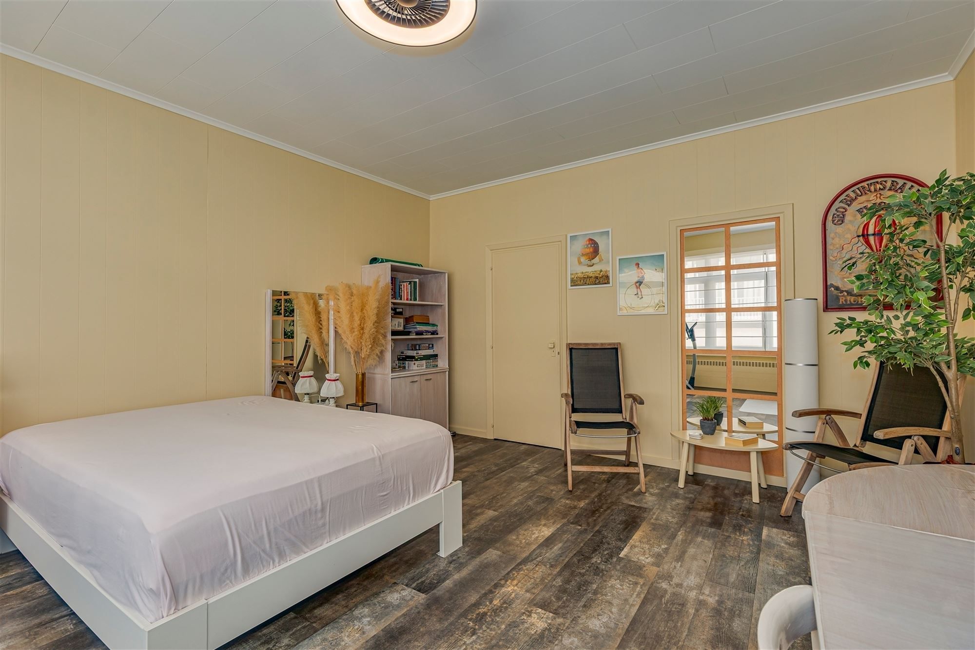 Ruime instapklare woning met grote garage/magazijn foto 15