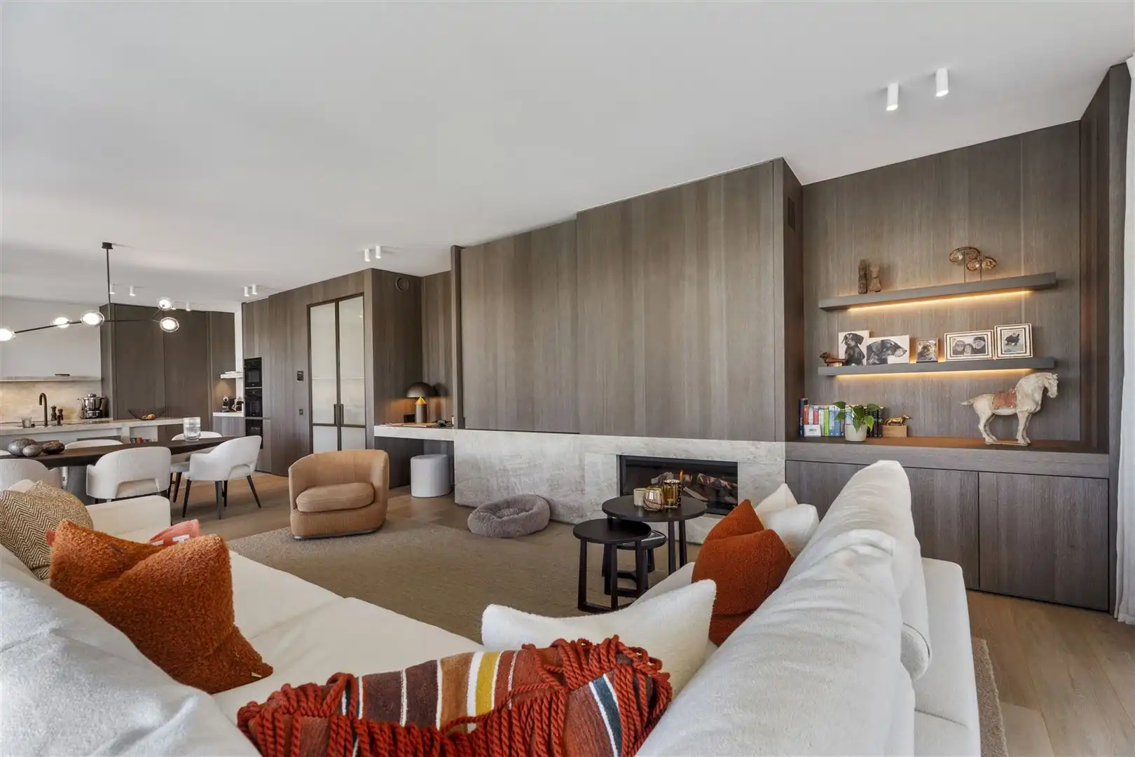 hyperexclusief afgewerkt hoekappartement foto {{pictureIndex}}