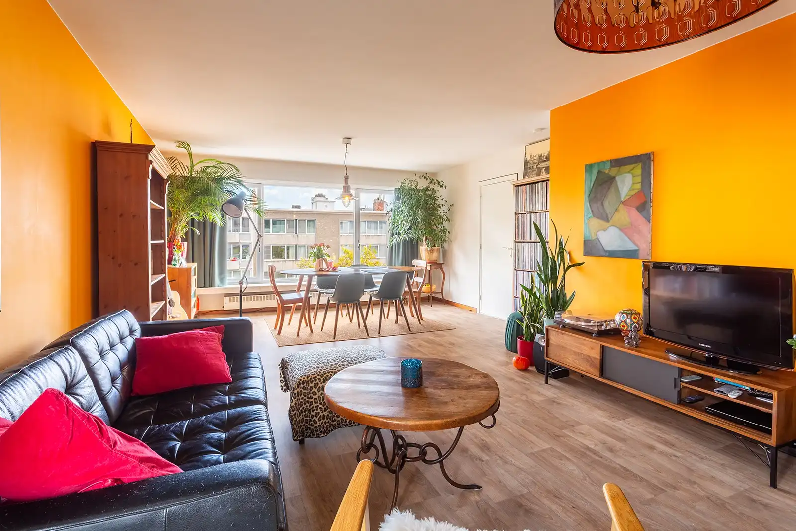 Ruim en licht appartement met 3 slaapkamers en terras foto 25