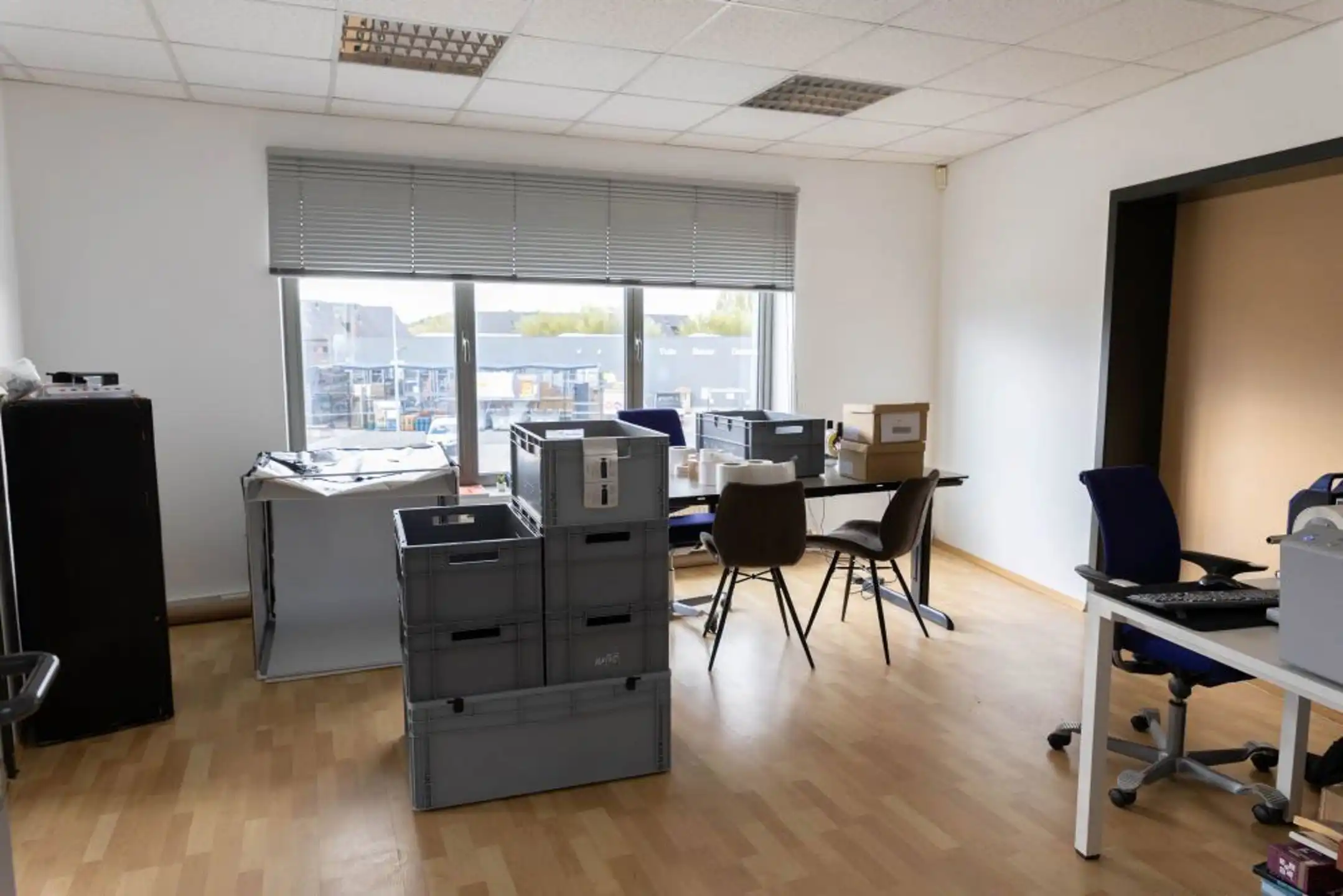 Kantoor te huur op de 1ste verdieping foto 2