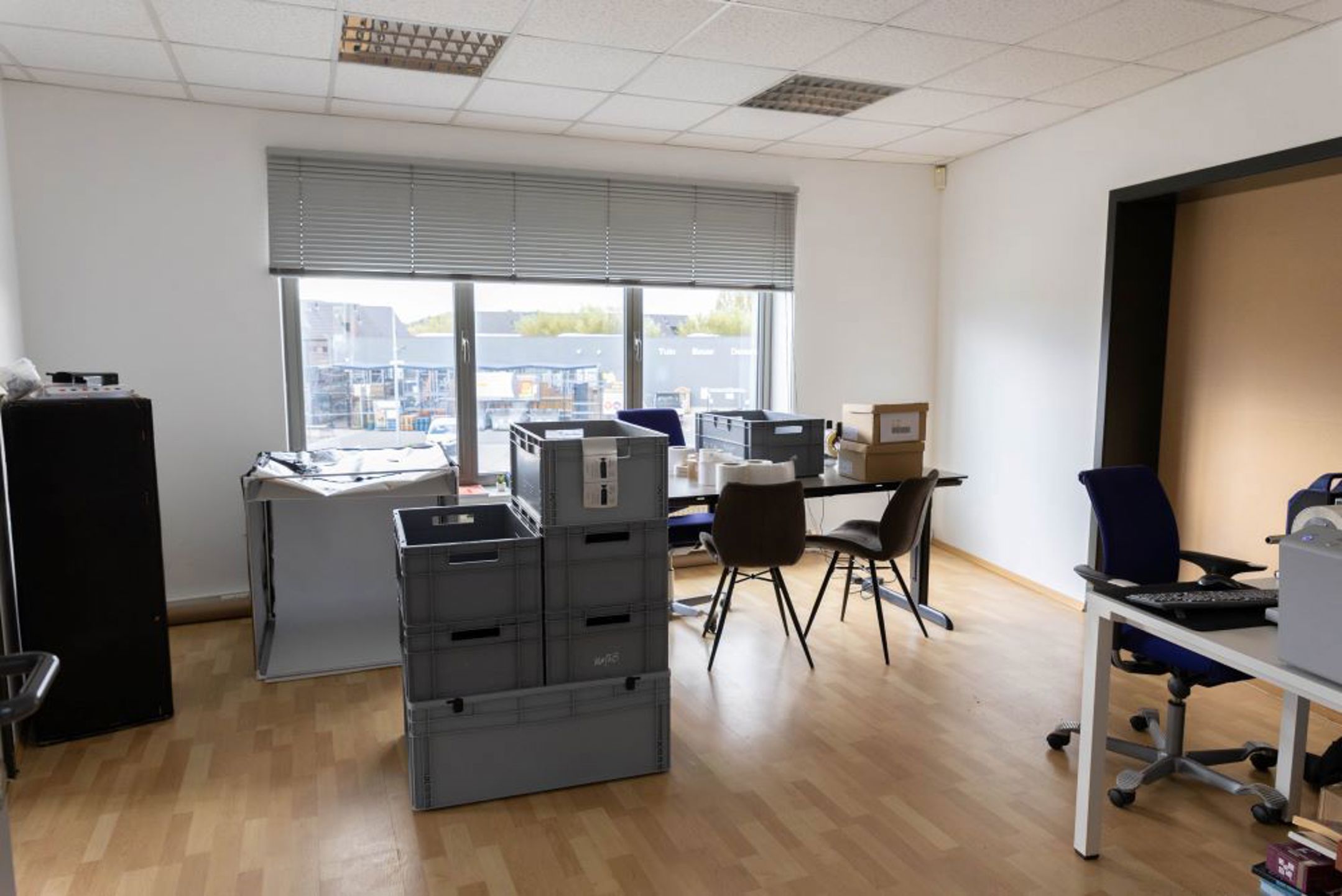 Kantoor te huur op de 1ste verdieping foto 2