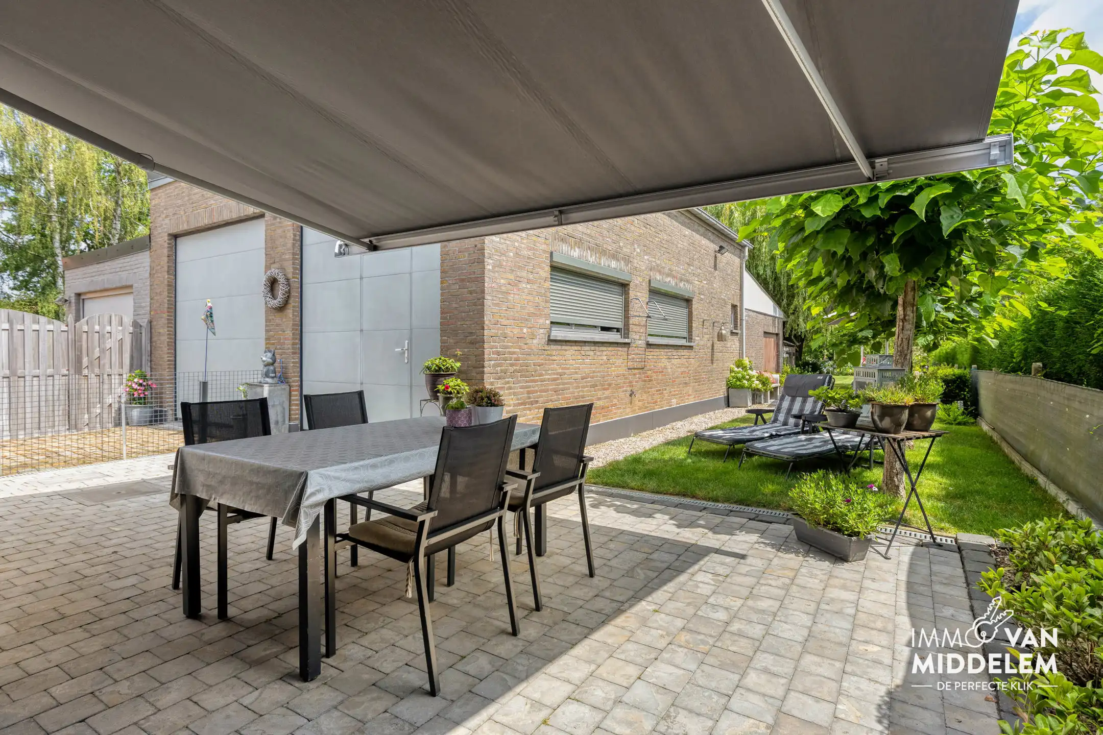 RUIME BUNGALOW MET 4 SLAAPKAMERS, GARAGE EN TUIN foto 19