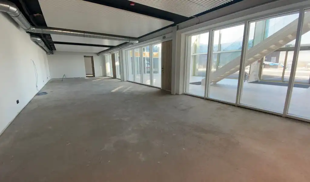 Magazijn te huur langs E34 in Turnhout foto 11