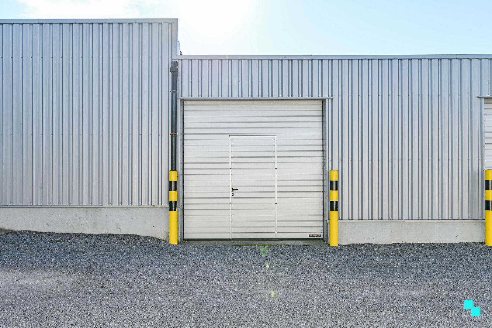 Loods van ca. 105 m² op goede locatie in Ledegem foto 3