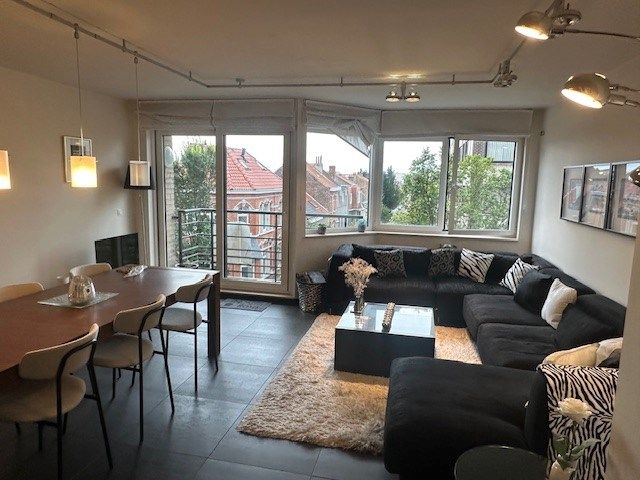 Prachtig instapklaar  2 - slpk.   Afwerking met luxe - materialen.  Open zicht op laan!  foto 2