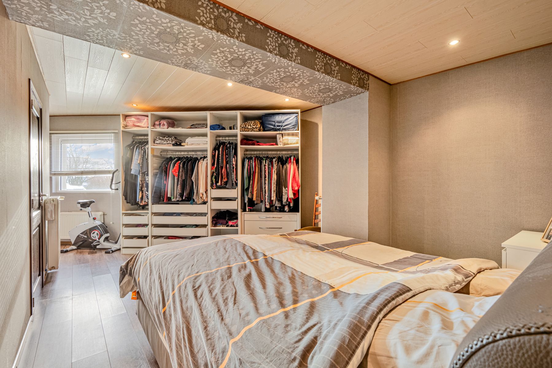 Driegevelwoning met garage, tuin en 5 slaapkamers foto 10