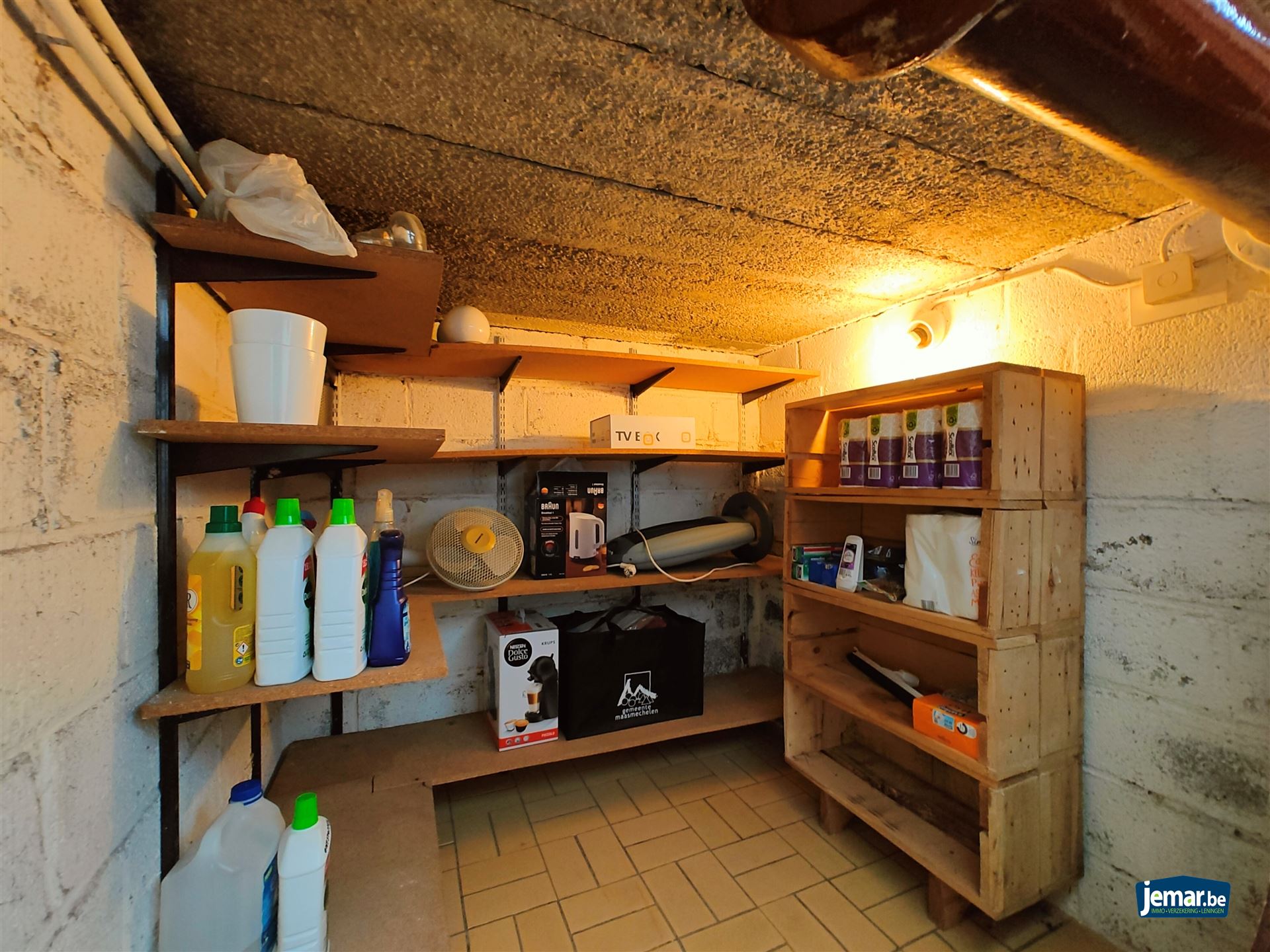 Half- open woning met 4 slaapkamers en apart garage foto 26