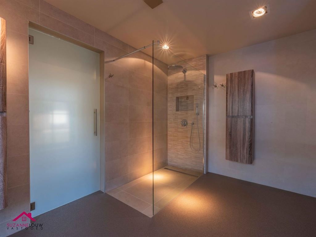 Vrijstaande woning, volledig gerenoveerd foto 21