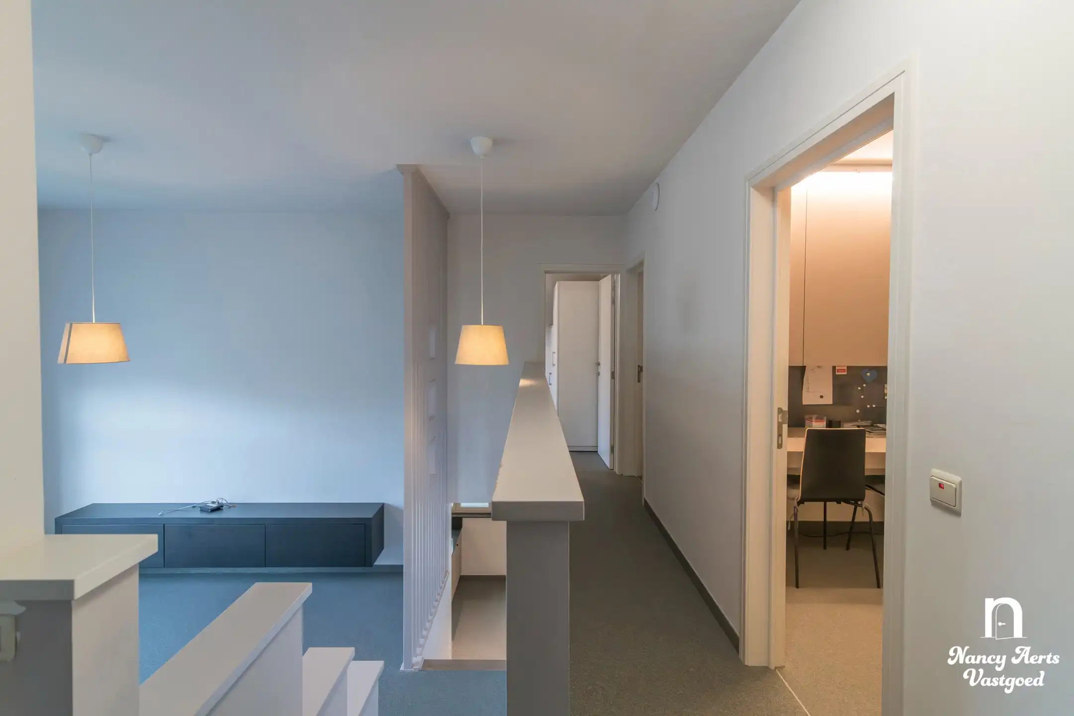 Loods van 550 m² met kantoor en woning met 4 slaapkamers foto 18