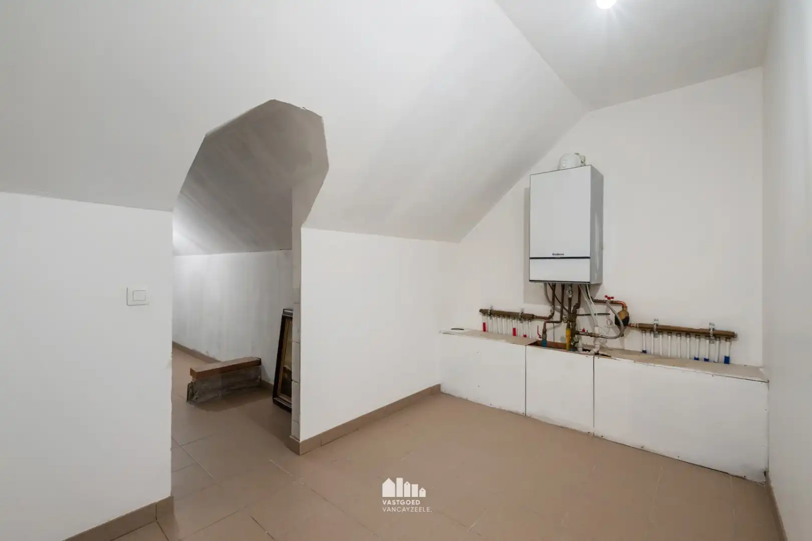 Instapklare, energiezuinige woning met tuin en dubbele garage in hartje Voormezele foto 22