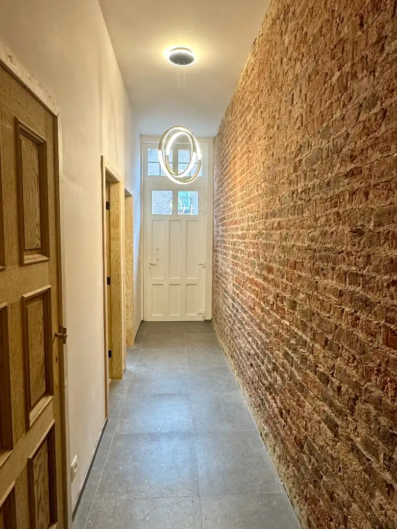 GERENOVEERDE WONING MET 4 SLPKS, 2 BADKAMERS, TUIN EN HUURGARAGE foto 5