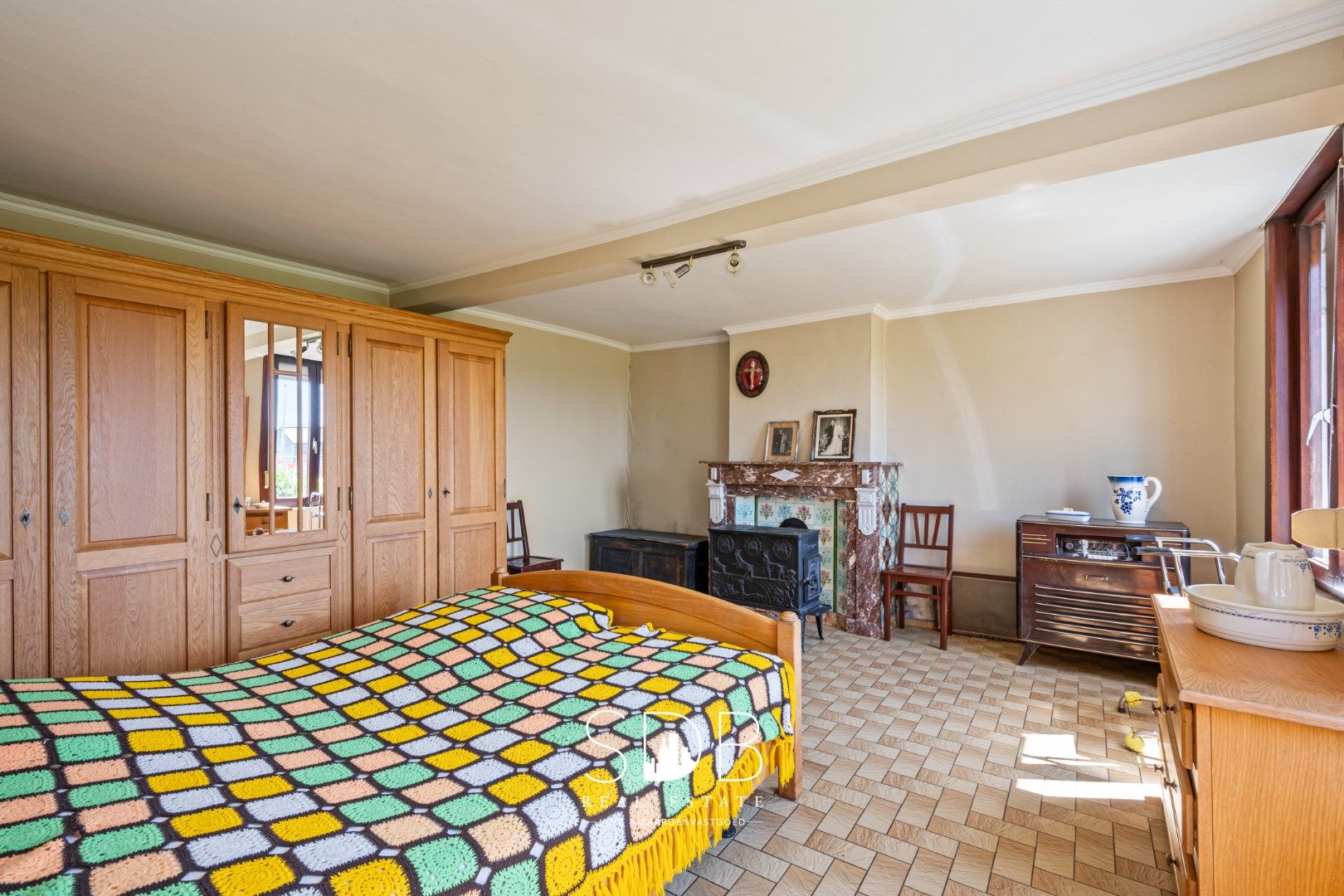 Charmante hoeve met bijgebouwen en graslanden op 27.559m² foto 11