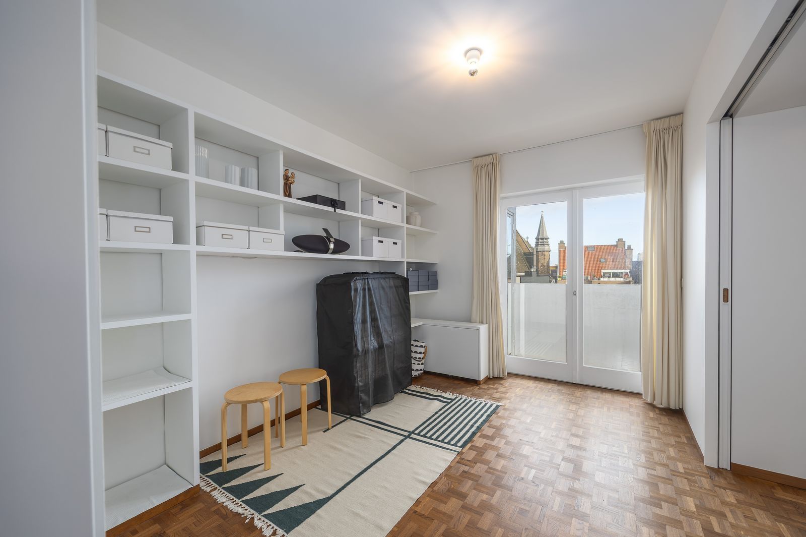 Stijlvol gerenoveerd appartement zongericht met open zicht in hartje Oostende foto 12