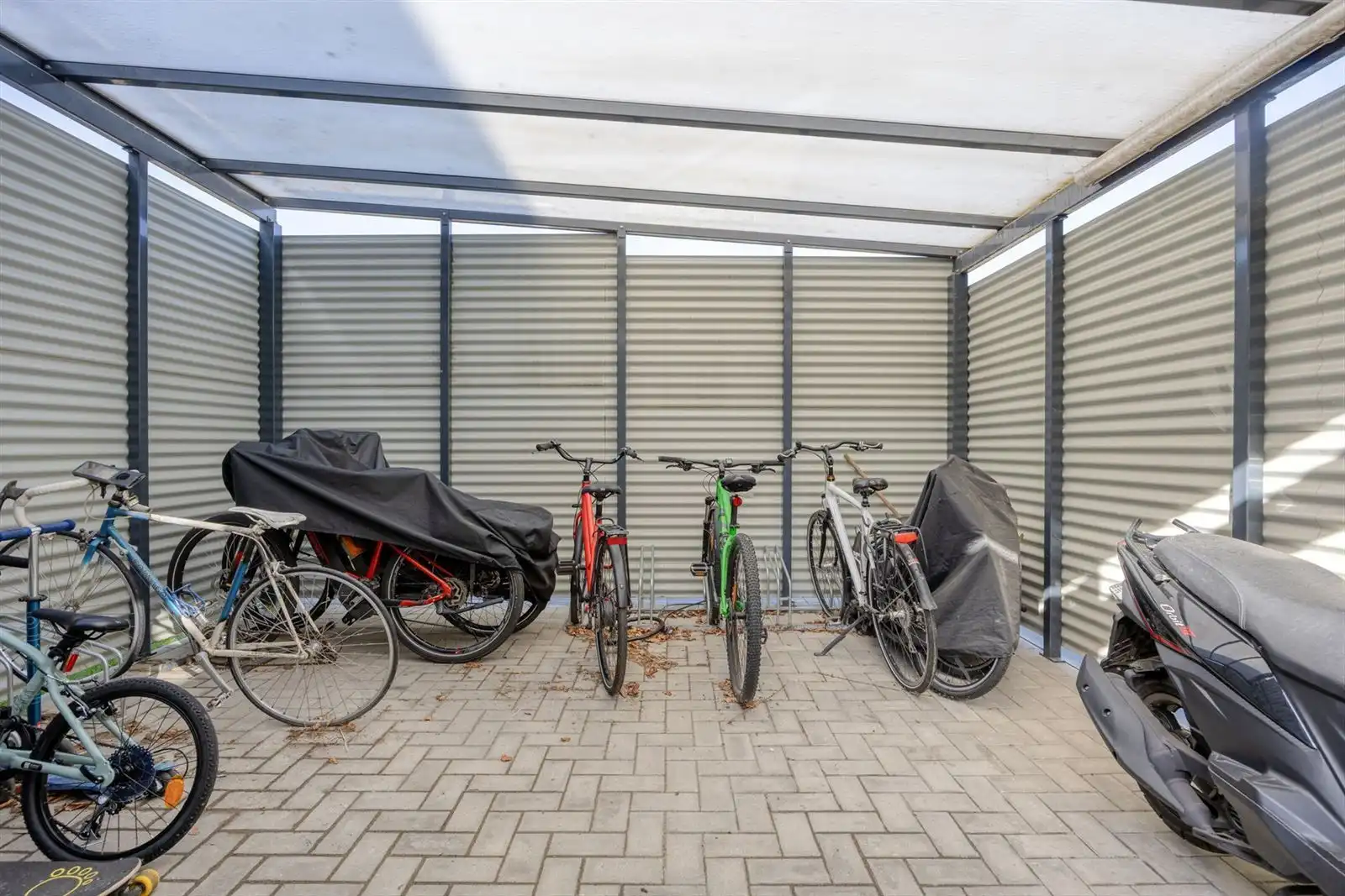 Appartement (2e verdiep) met 1 slaapkamer met ruim terras en staanplaats  foto 19