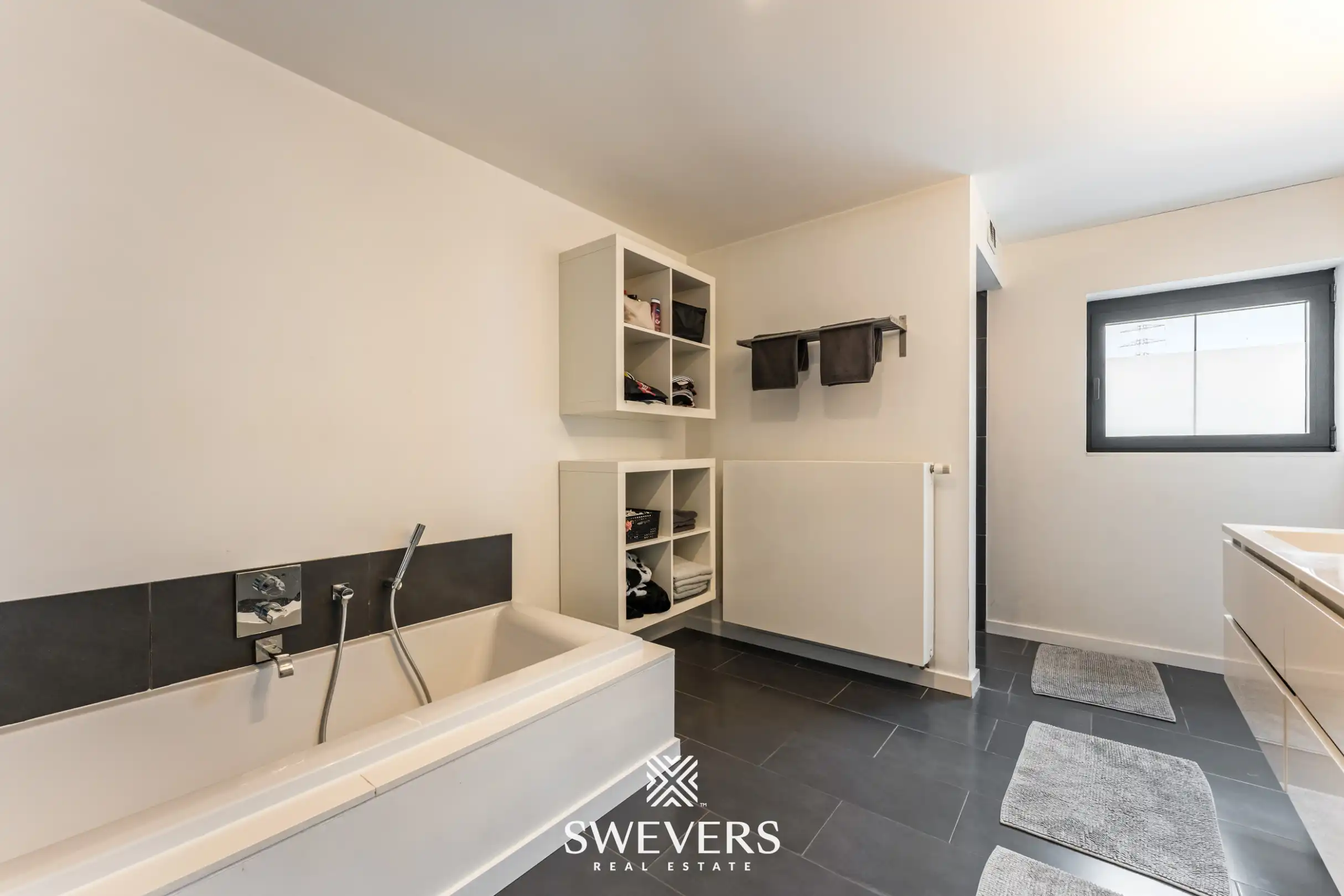 Recente en lichtrijke woning met zonnige zuidwestelijke tuin te Zonhoven:  foto 17