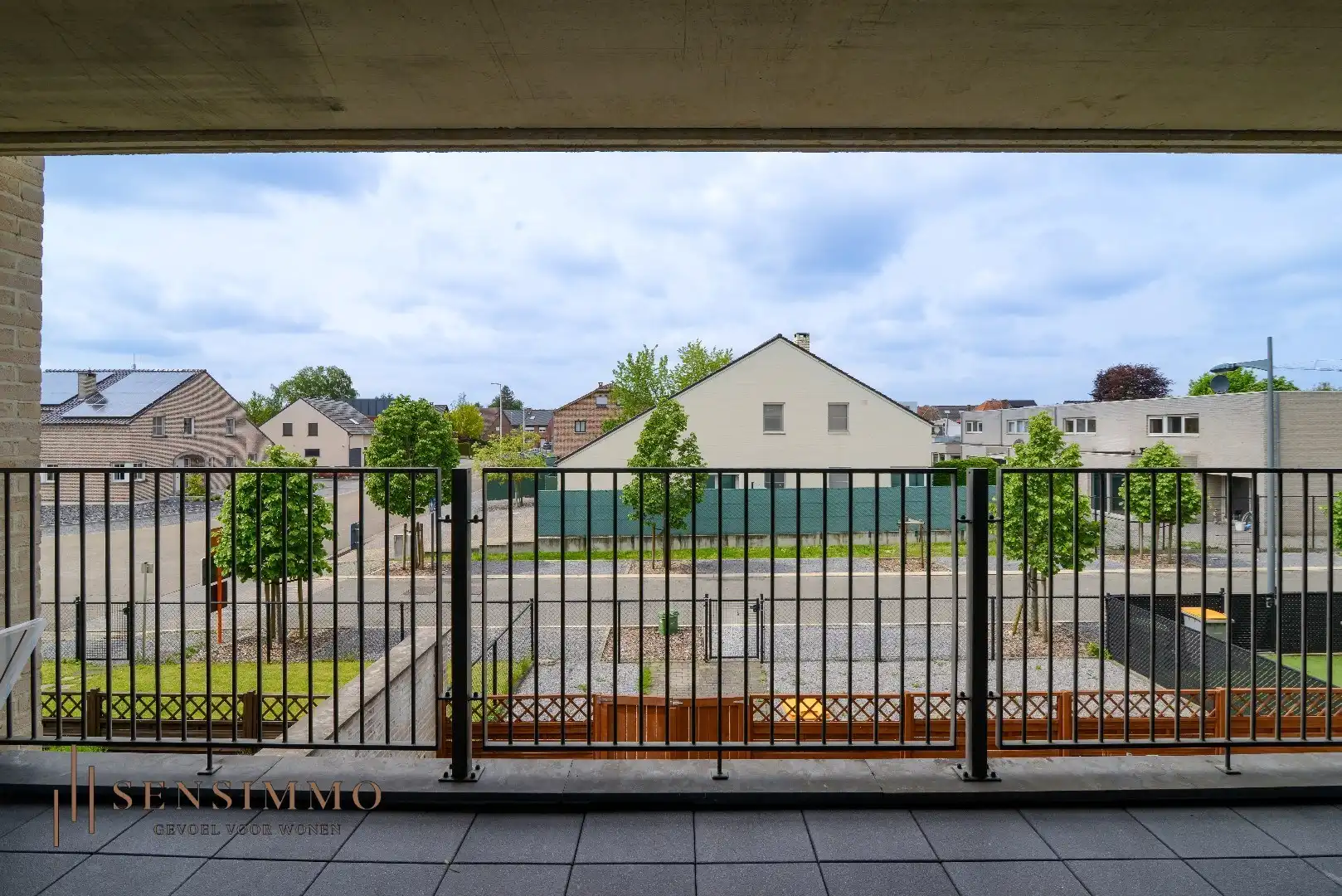 Mooi appartement met 2 slpk, ruim terras en parking foto 14