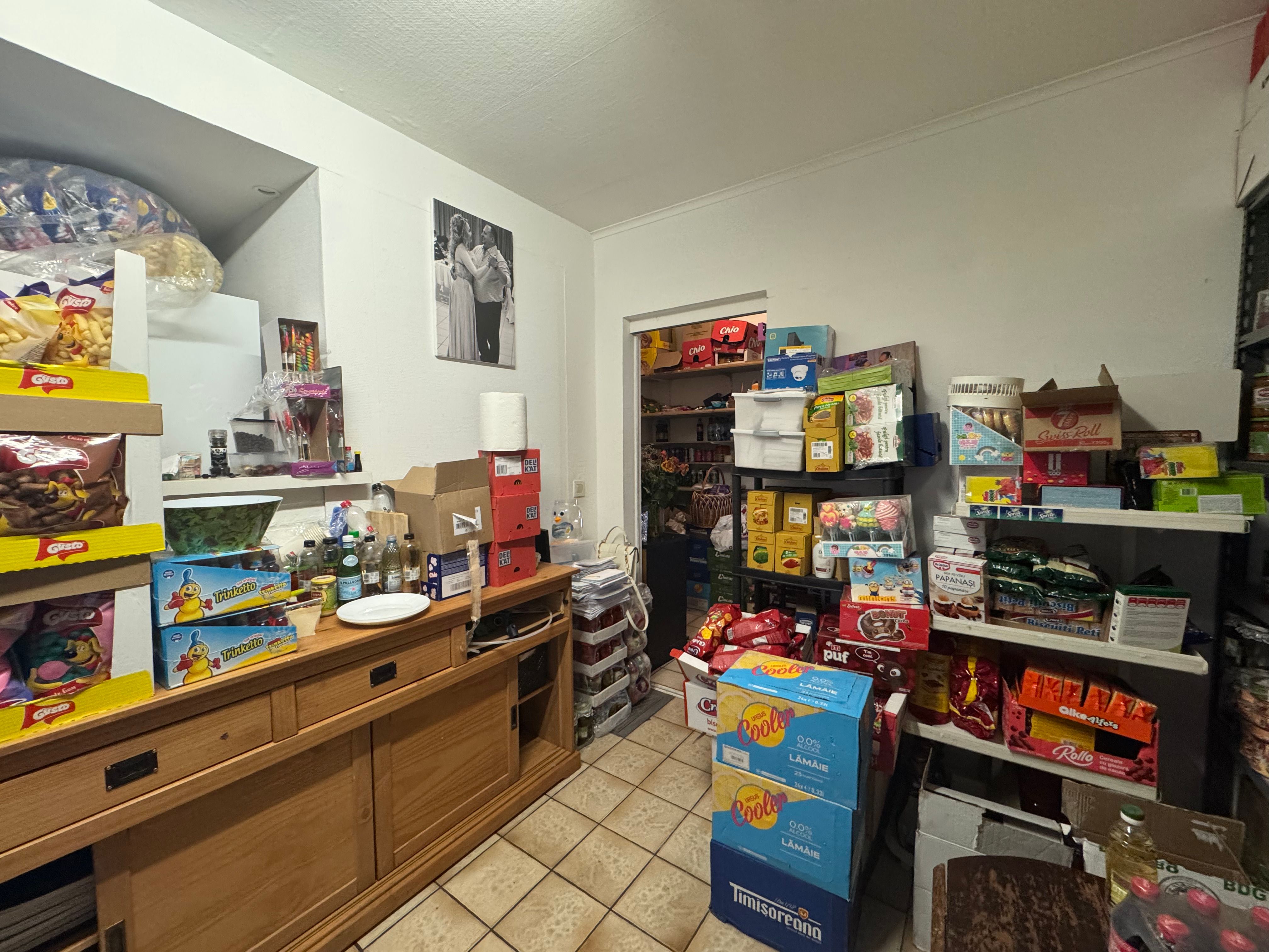 Handelsgelijkvloers 60m² aan drukke invalsweg Oostende foto 9