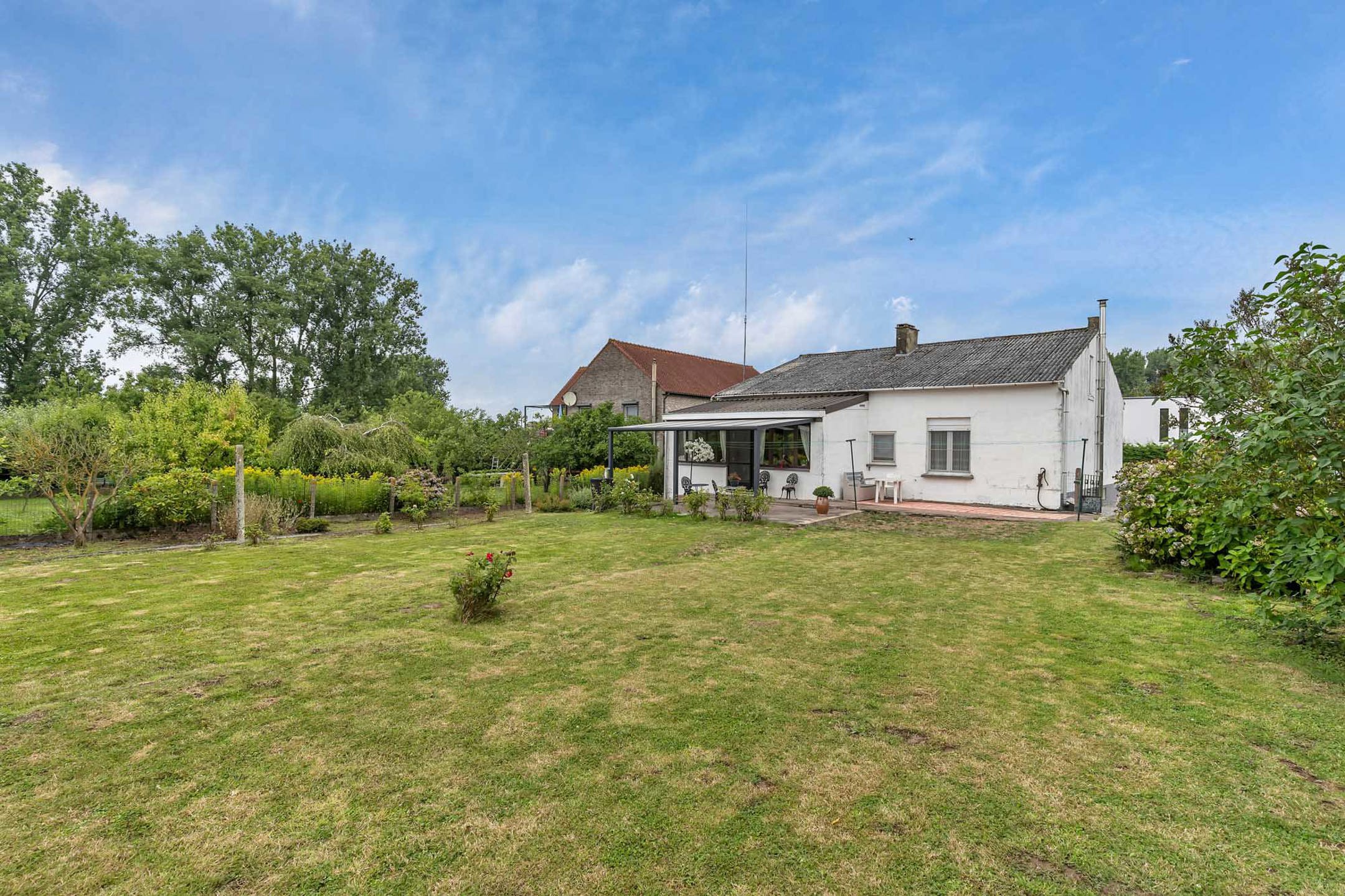 Te moderniseren gelijkvloerse woning op landelijke locatie foto 21