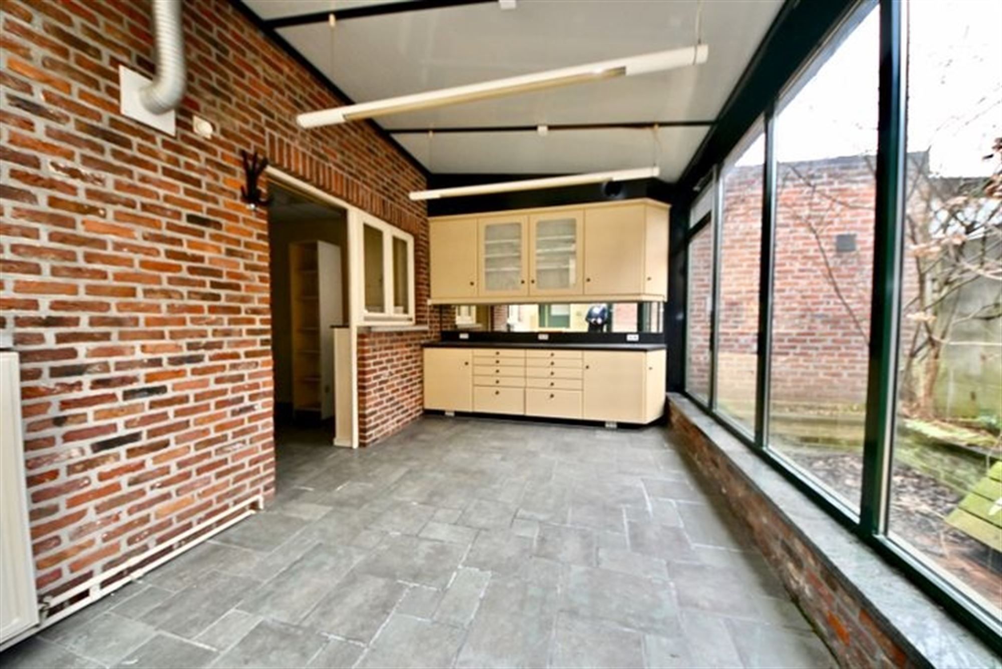 Te renoveren woning met 3 slaapkamers. foto 10