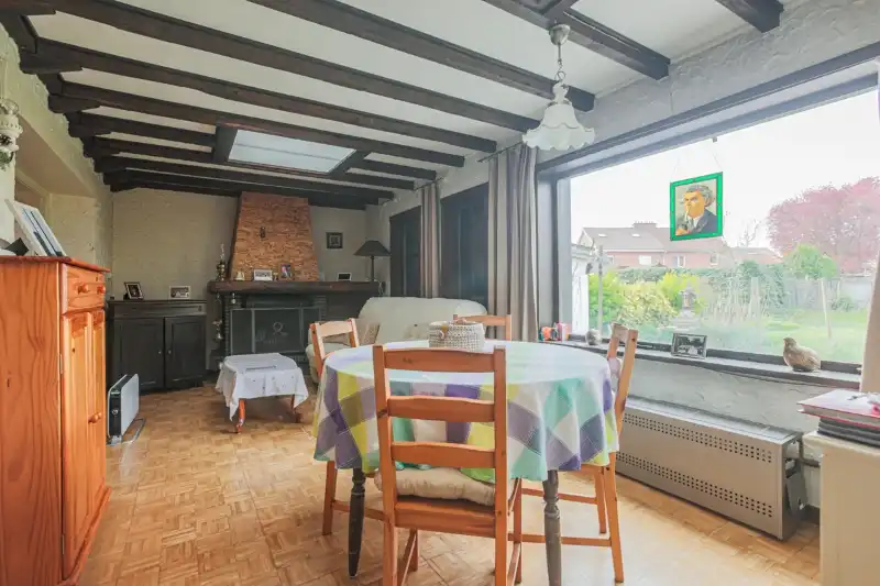 Te moderniseren woning  met 3 slaapkamers, bureau, garage en grote tuin (totale grondoppervlakte 308m²). foto 6