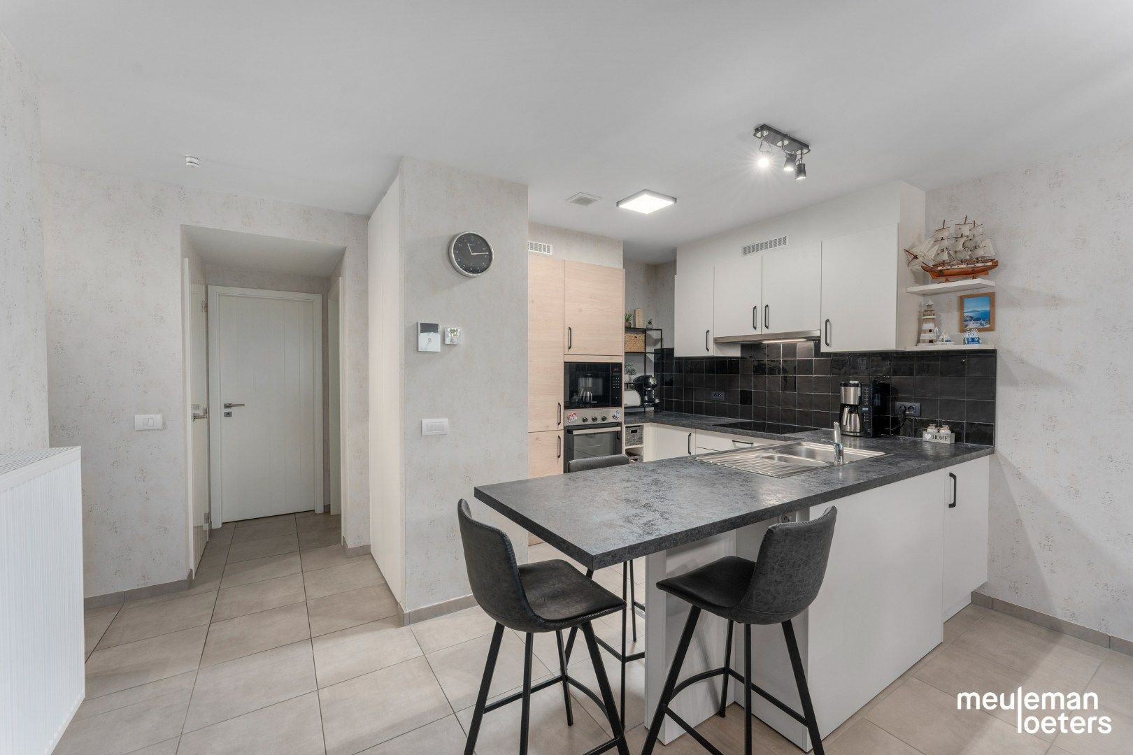 Recent appartement met twee ondergrondse autostaanplaatsen foto 5