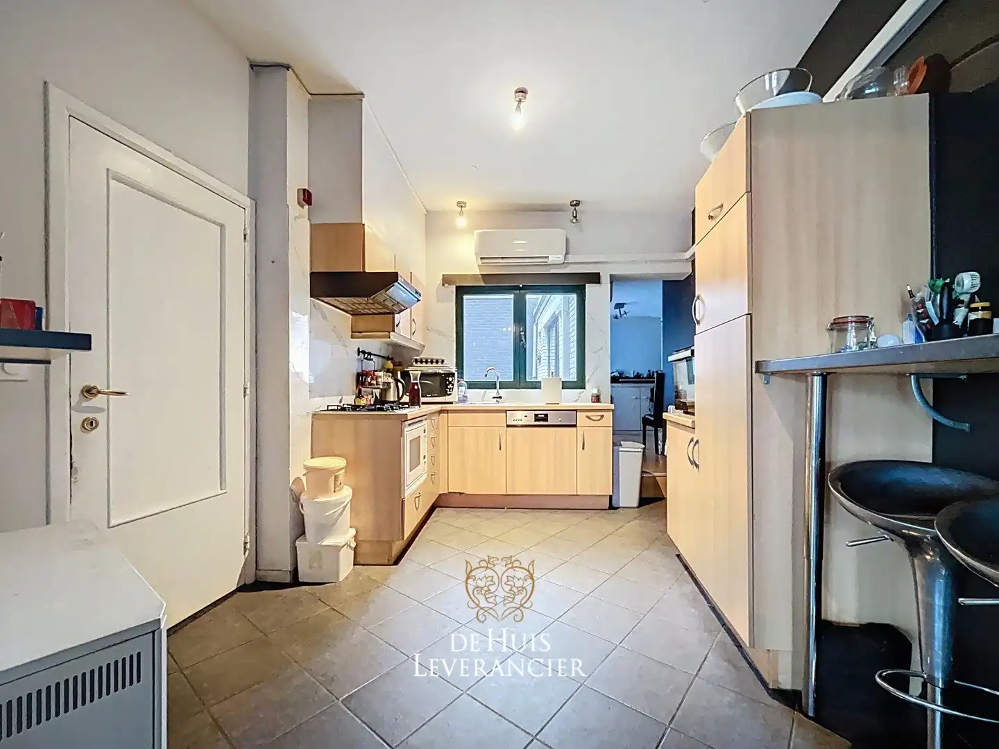 Kantoor op topligging met bovenliggend duplex-appartement (aparte ingang) foto 7