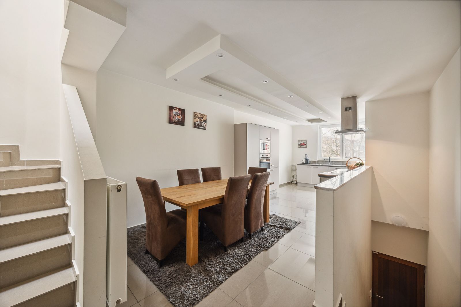 Instapklare duplex met commerciële ruimte op goede locatie te Brasschaat! foto 3