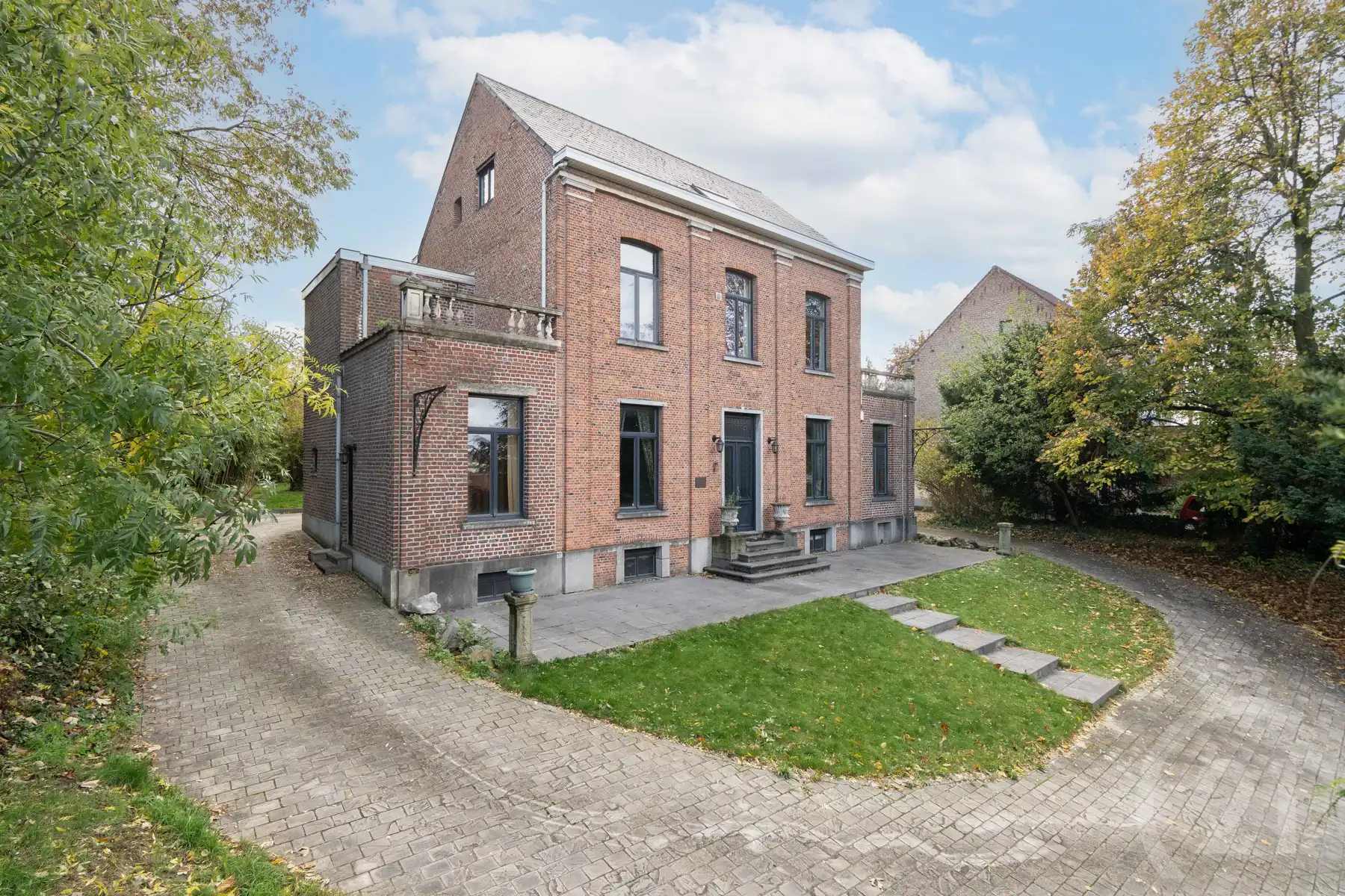 Elegante herenwoning met 6–7 slaapkamers foto 2