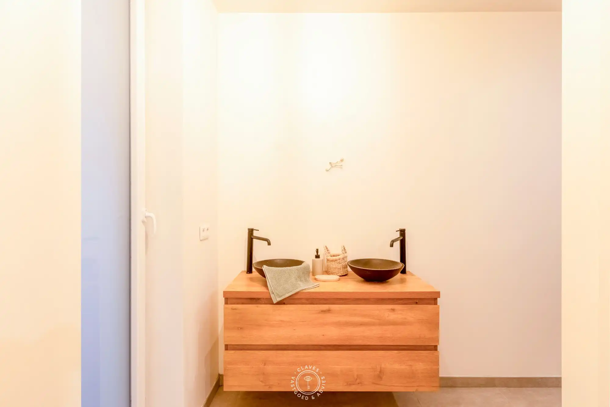 Zeer interessant en recent appartement met tuintje foto 12