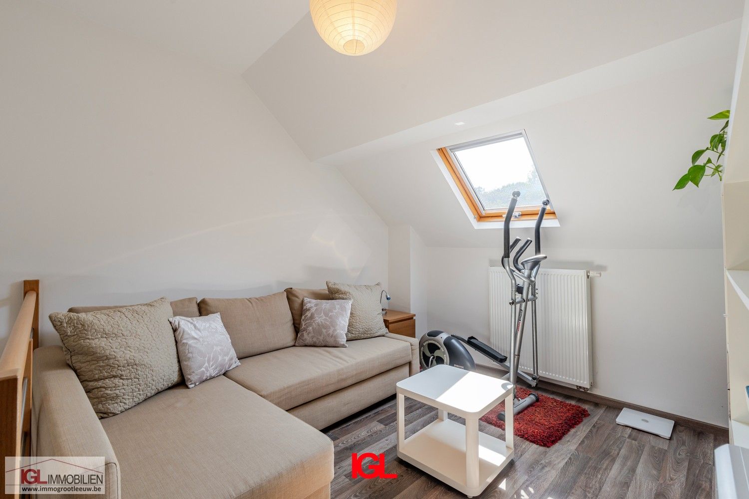 Volledig gerenoveerde woning met 2 slaapkamers foto 15