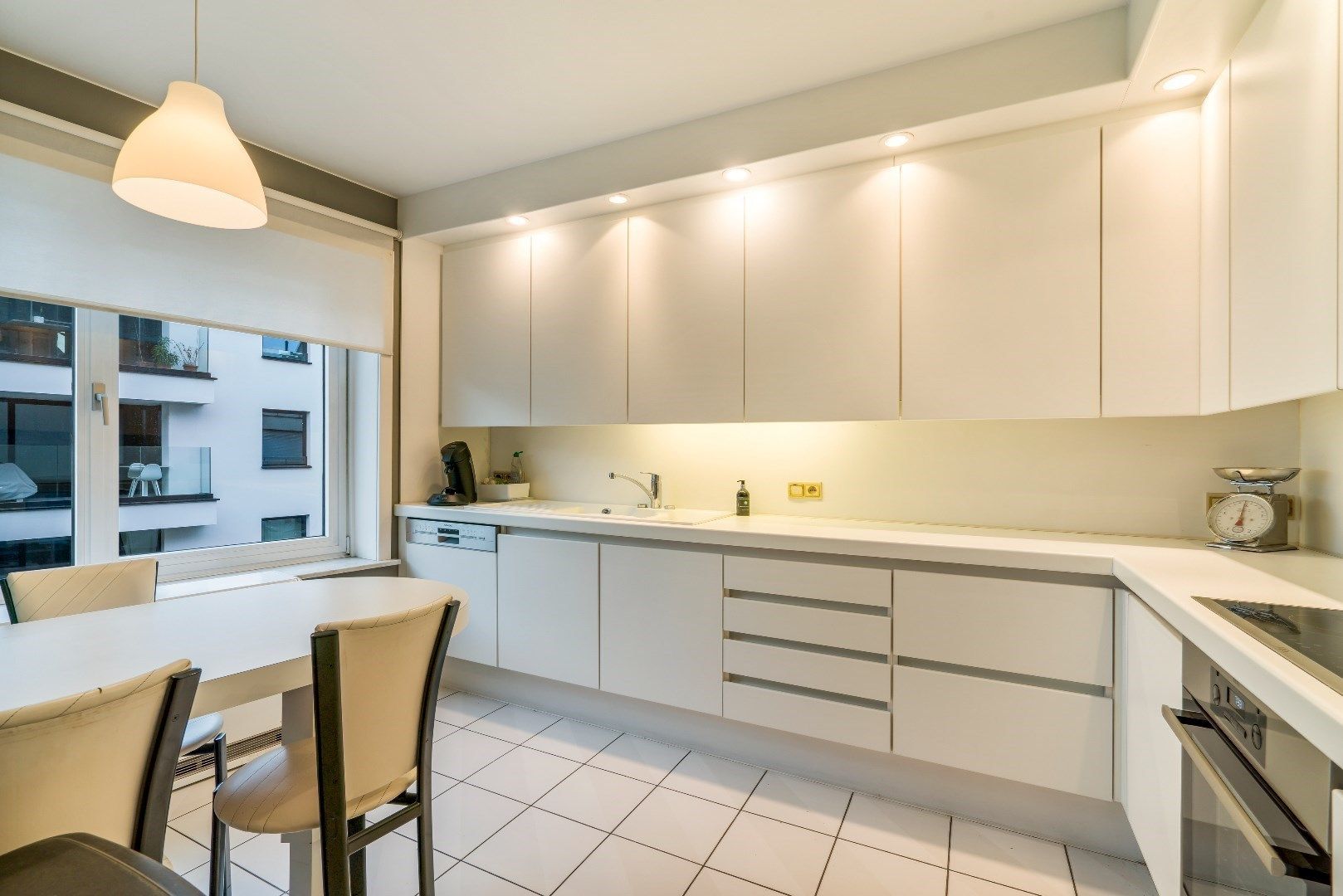 Groot en lichtrijk appartement (98 m²), 3 slpk, Torhout foto 4