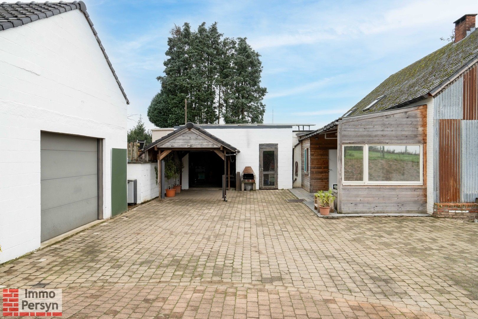 Uitstekend gelegen woning in een groene omgeving, op bijna 20 are grond. foto 24