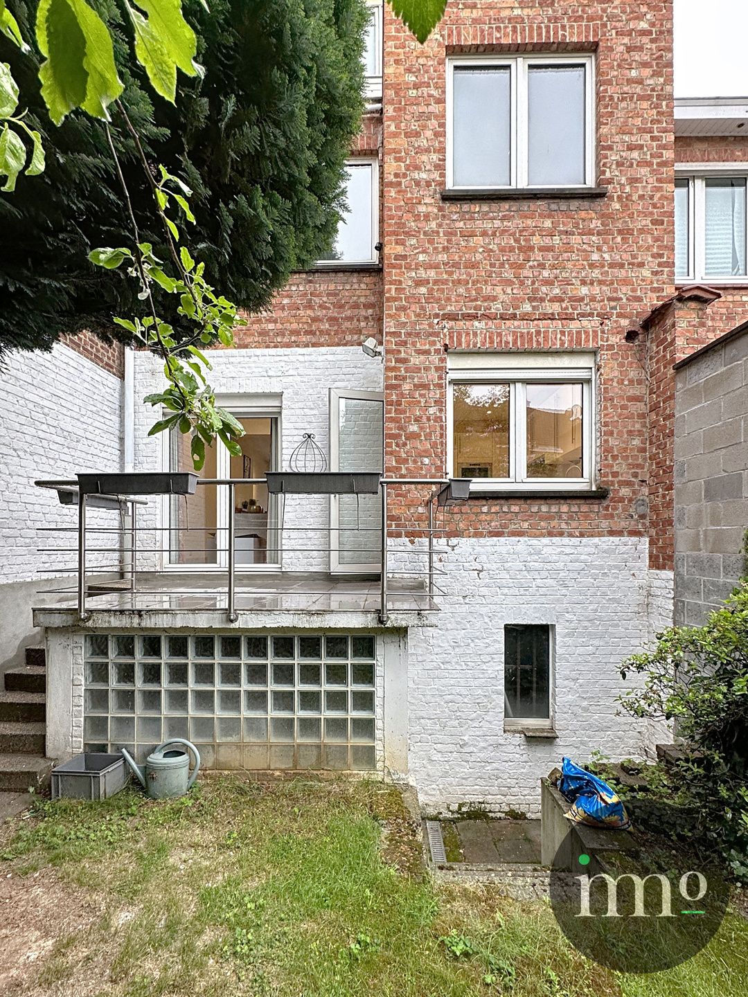 Bel-étagewoning, deels gerenoveerd maar wel instapklaar voor wie geleidelijkaan kleine werken wenst uit te voeren foto 3