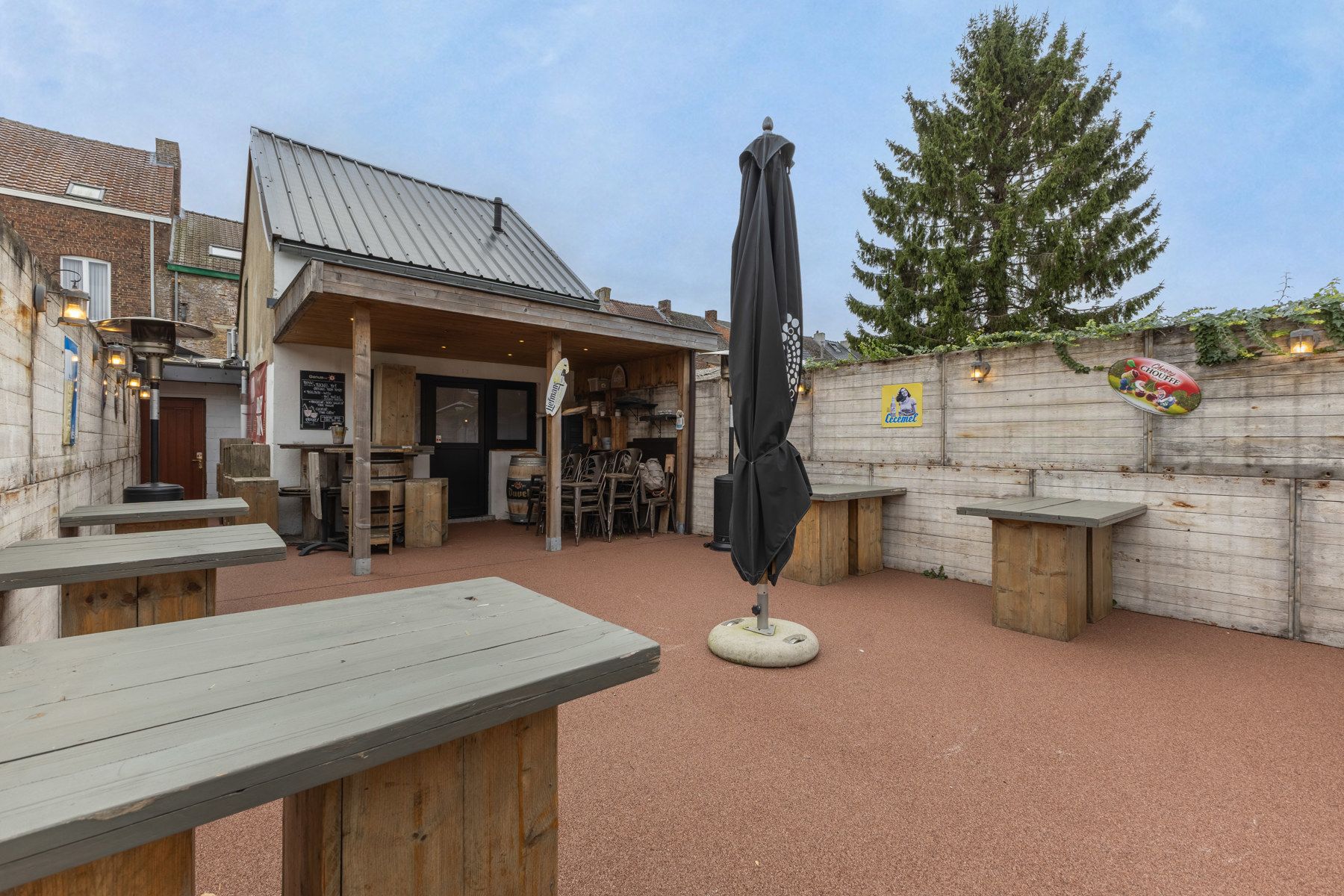 Gunstig gelegen handelswoning met ruim terras foto 12