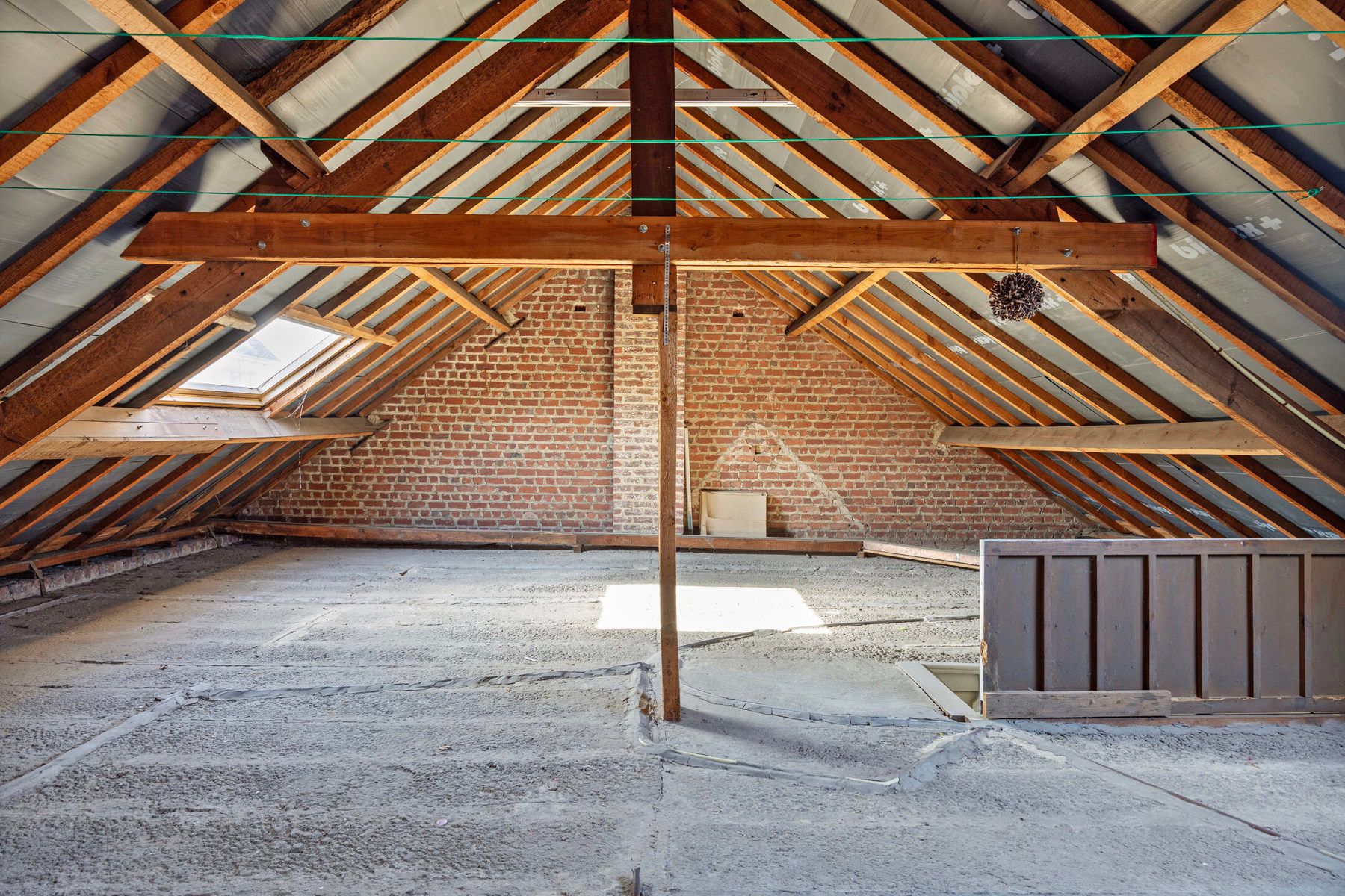 Handelshuis, ingedeeld als commerciële ruimte + appartement foto 24