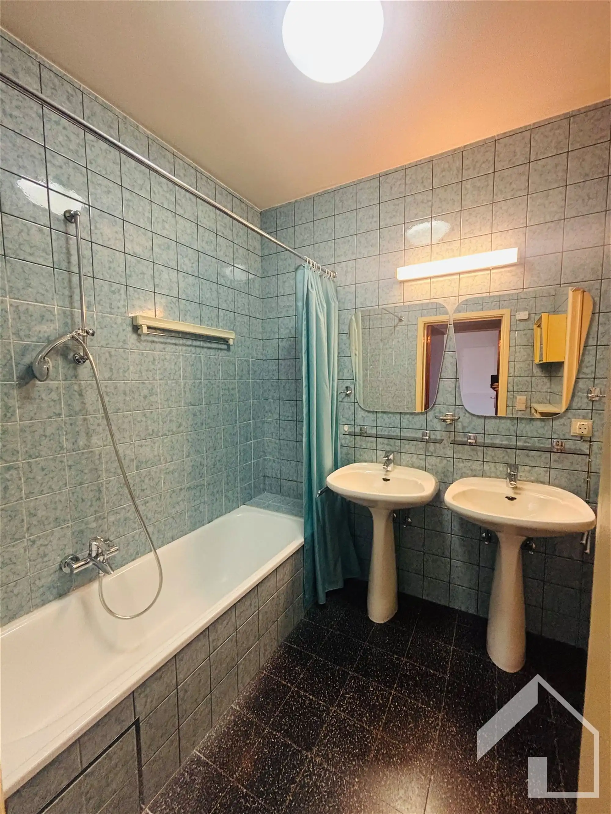 Te moderniseren GLVL appartement met garagebox foto 7