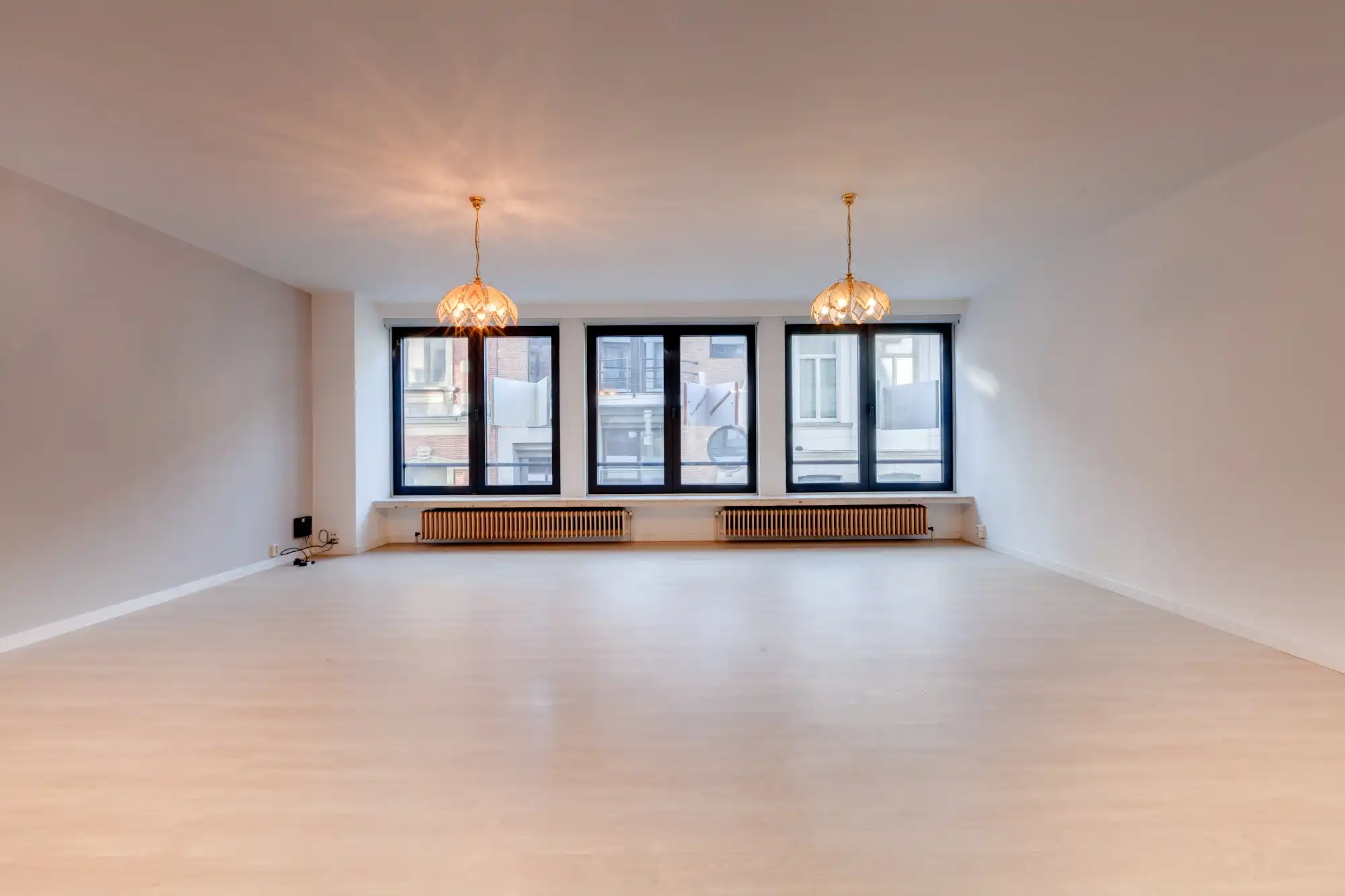 Uitstekend gelegen en lichtrijk 2-slaapkamerappartement foto {{pictureIndex}}