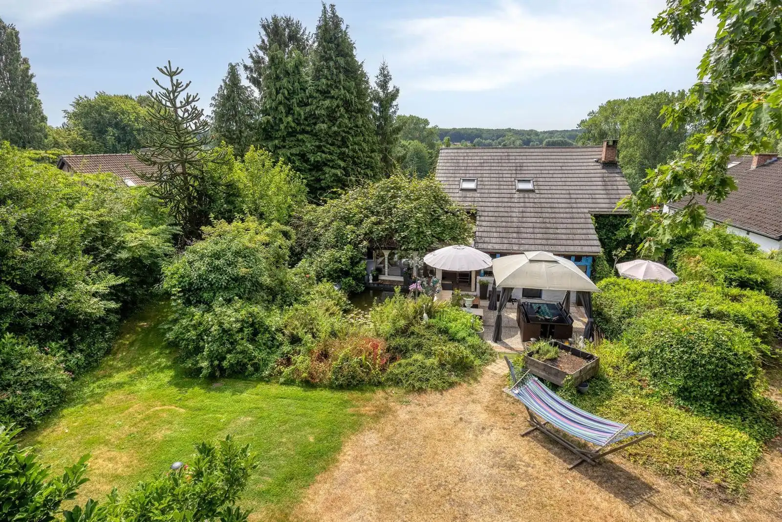 4-gevel woning op een prachtig perceel van 25a66ca foto 3