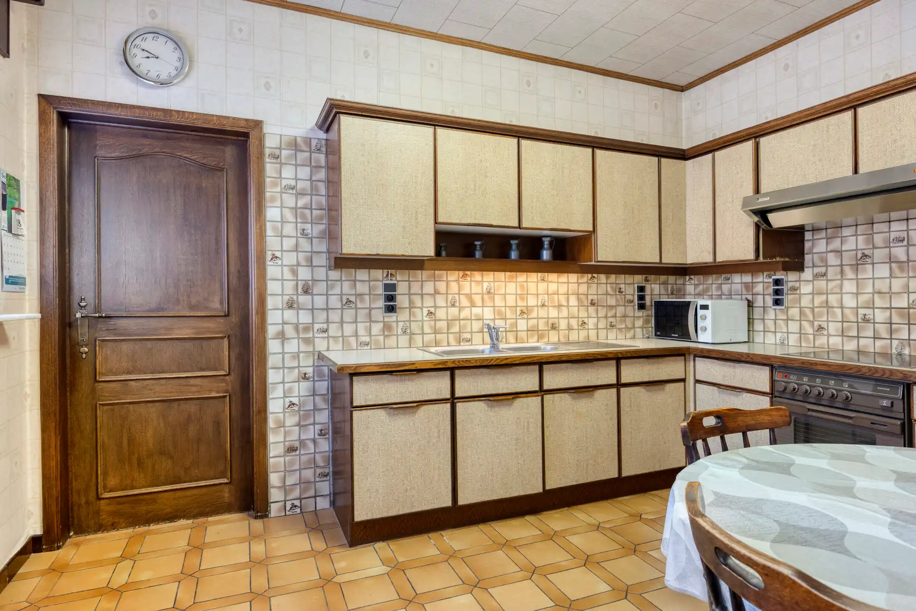 TE KOOP - te renoveren bebouwing met veel mogelijkheden foto 6