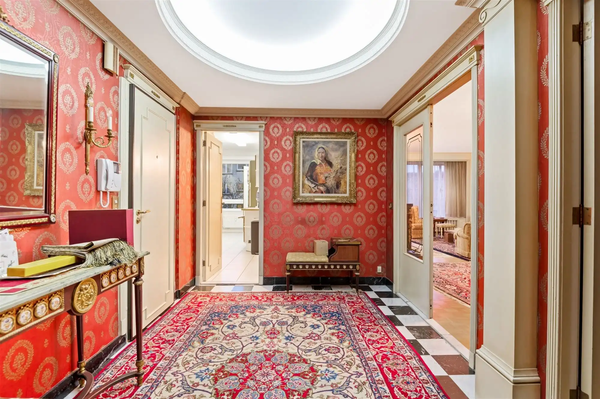 Royaal appartement met 4 slaapkamers op centrale locatie foto 9